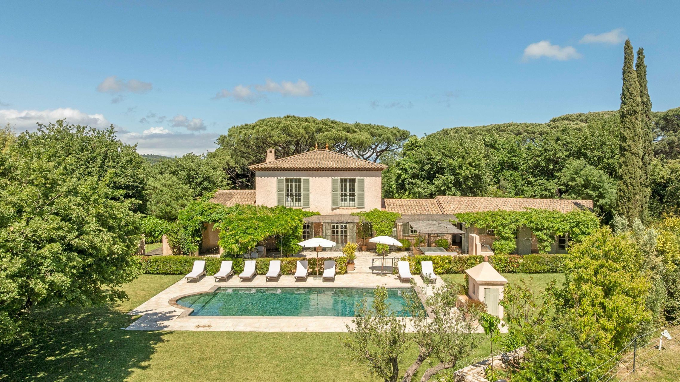 luxury villa 9 Rooms for sale on RAMATUELLE (83350)