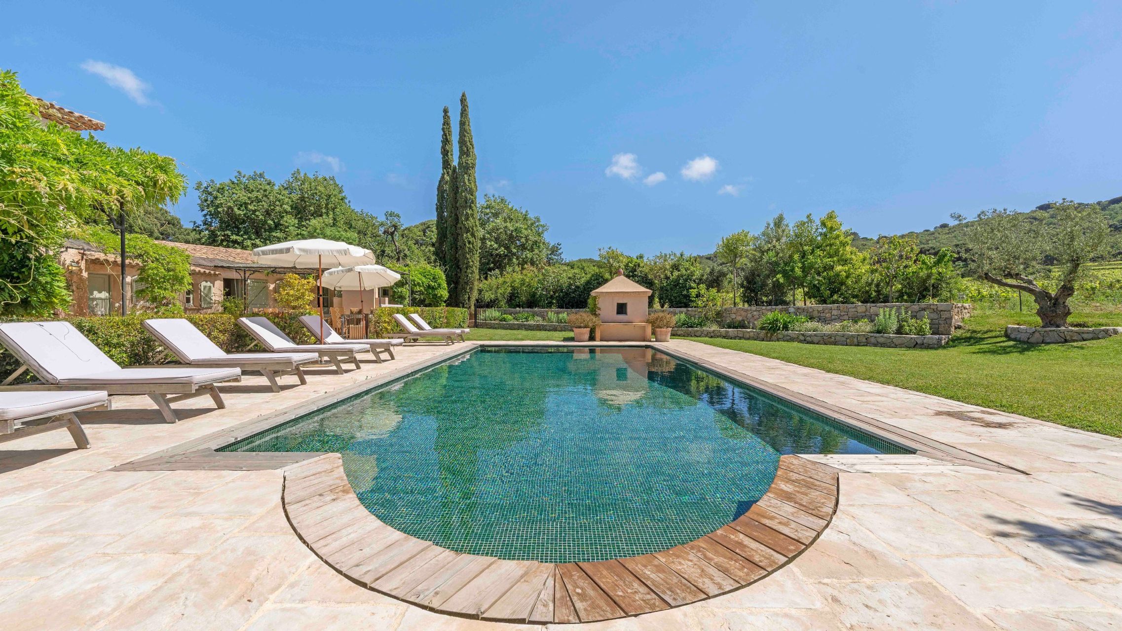 luxury villa 9 Rooms for sale on RAMATUELLE (83350)