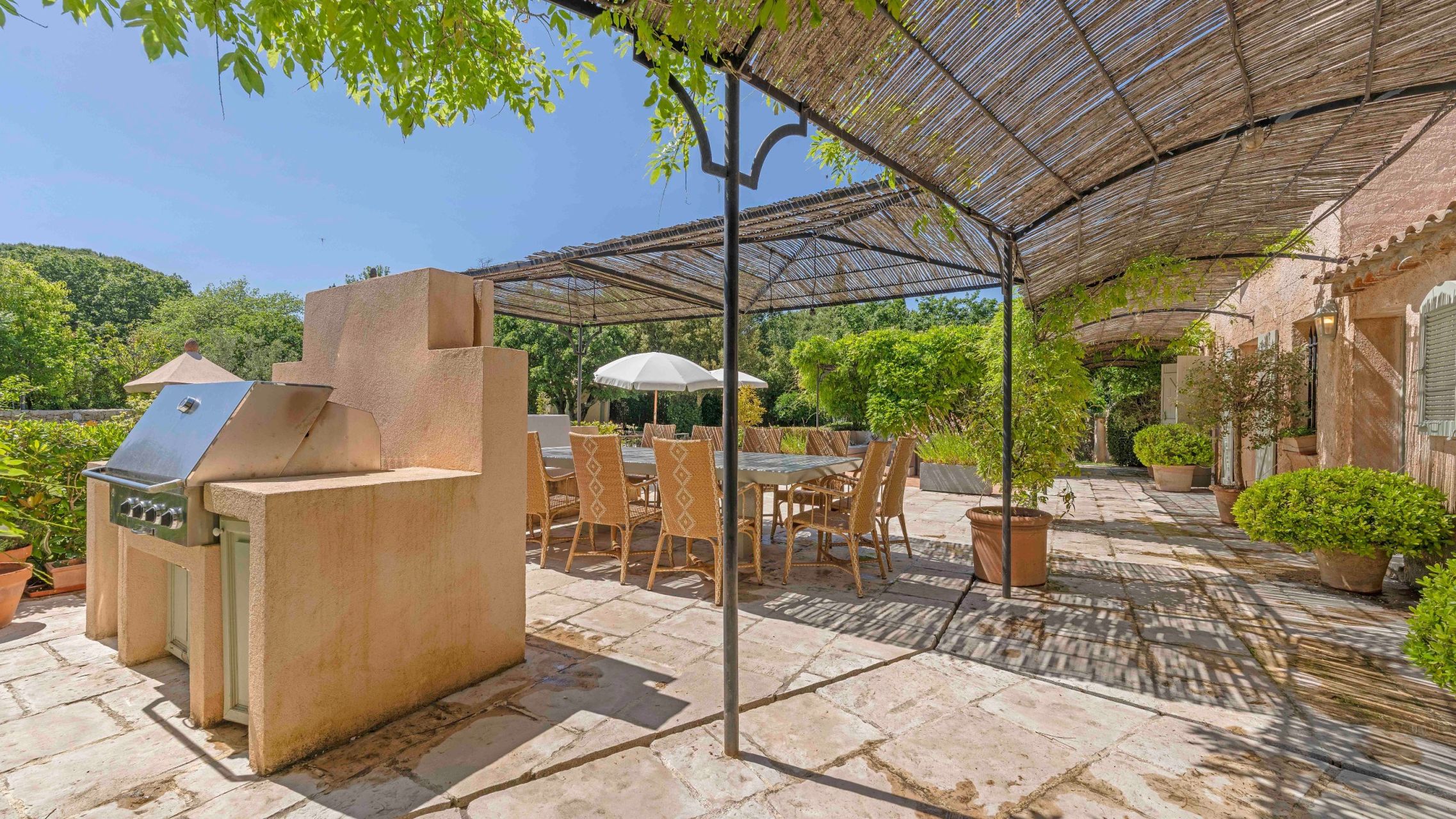 luxury villa 9 Rooms for sale on RAMATUELLE (83350)