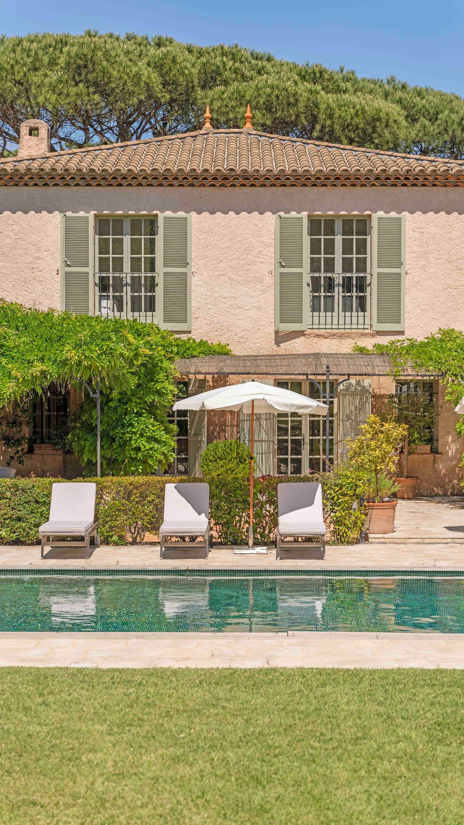 luxury villa 9 Rooms for sale on RAMATUELLE (83350)