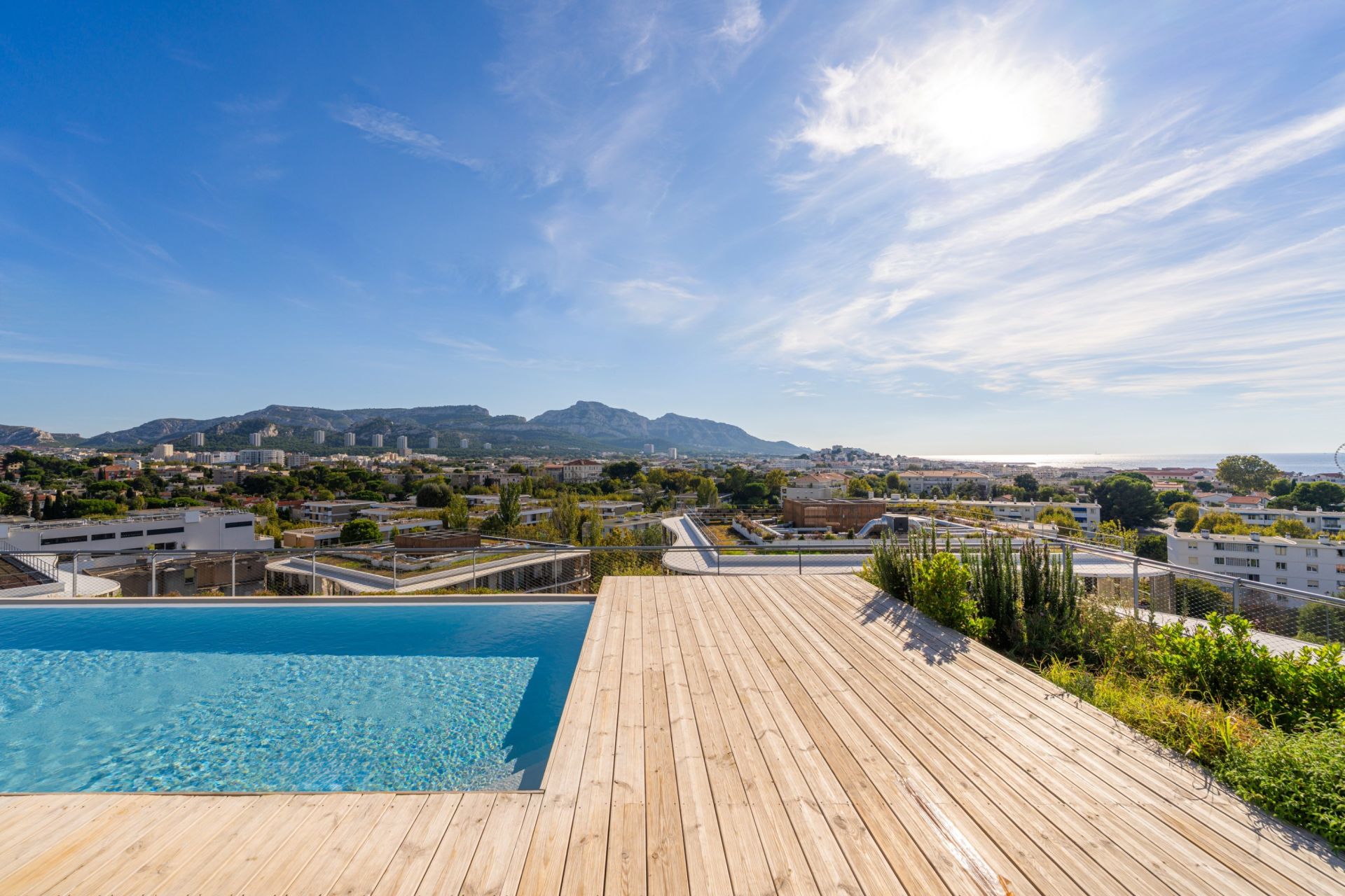 luxury apartment 3 Rooms for rent on MARSEILLE (13008)
