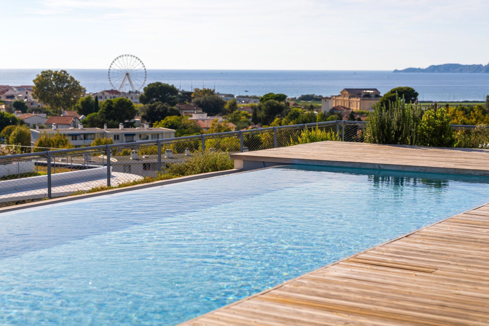 luxury apartment 3 Rooms for rent on MARSEILLE (13008)