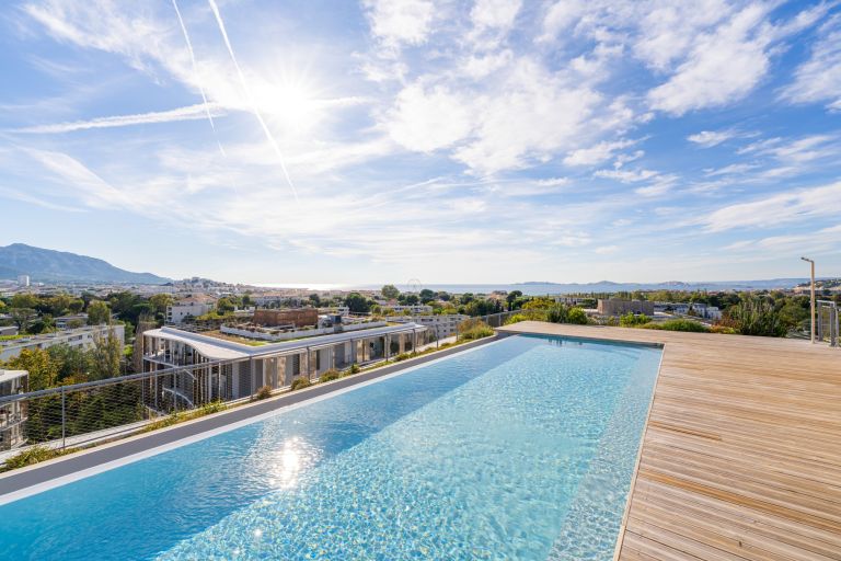 luxury apartment 3 Rooms for rent on MARSEILLE (13008)