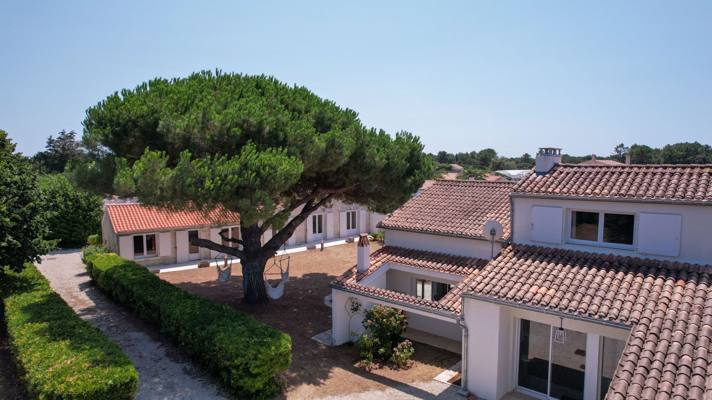 luxury house 10 Rooms for sale on ST PIERRE D OLERON (17310)