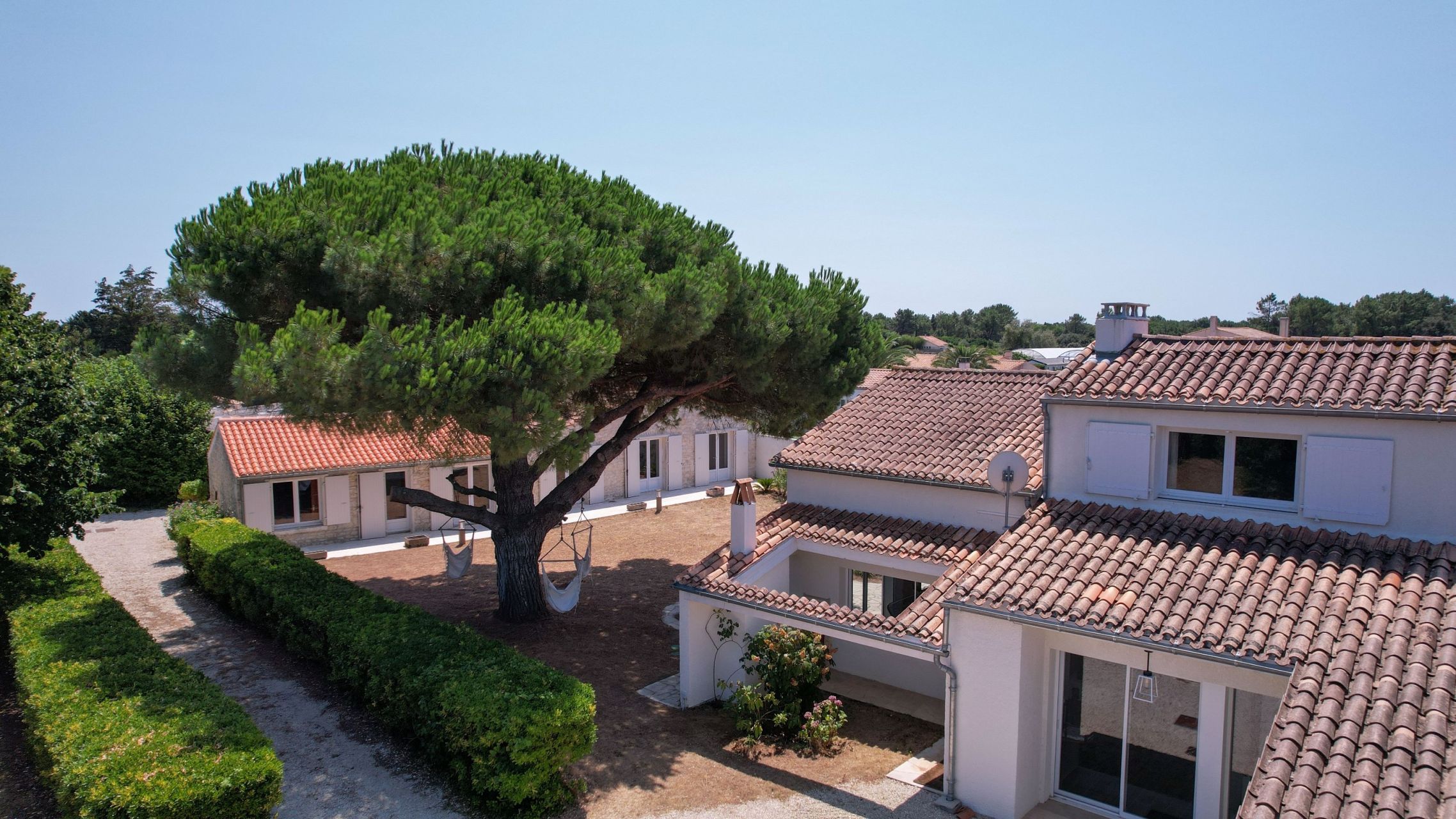 luxury house 10 Rooms for sale on ST PIERRE D OLERON (17310)
