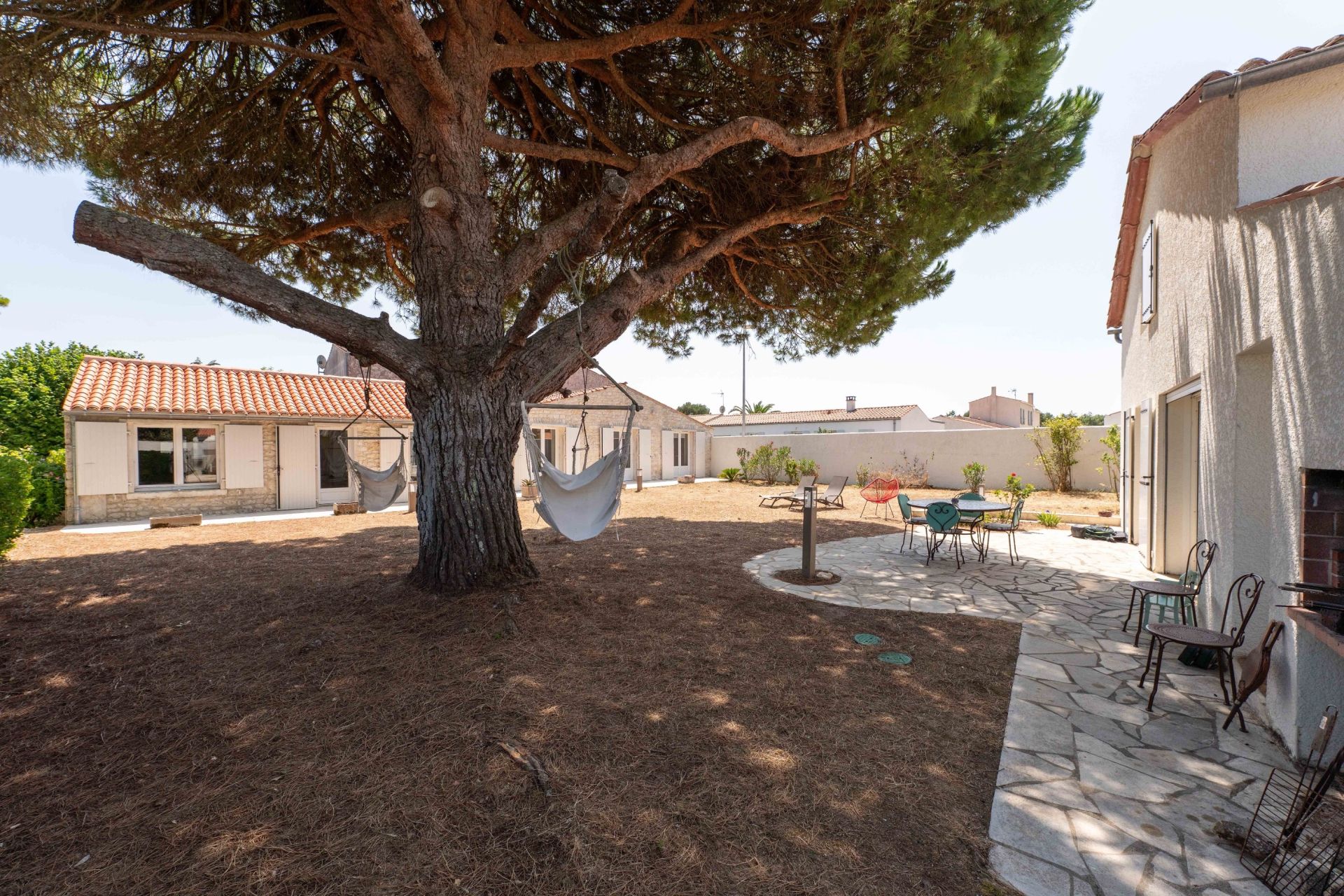 luxury house 10 Rooms for sale on ST PIERRE D OLERON (17310)