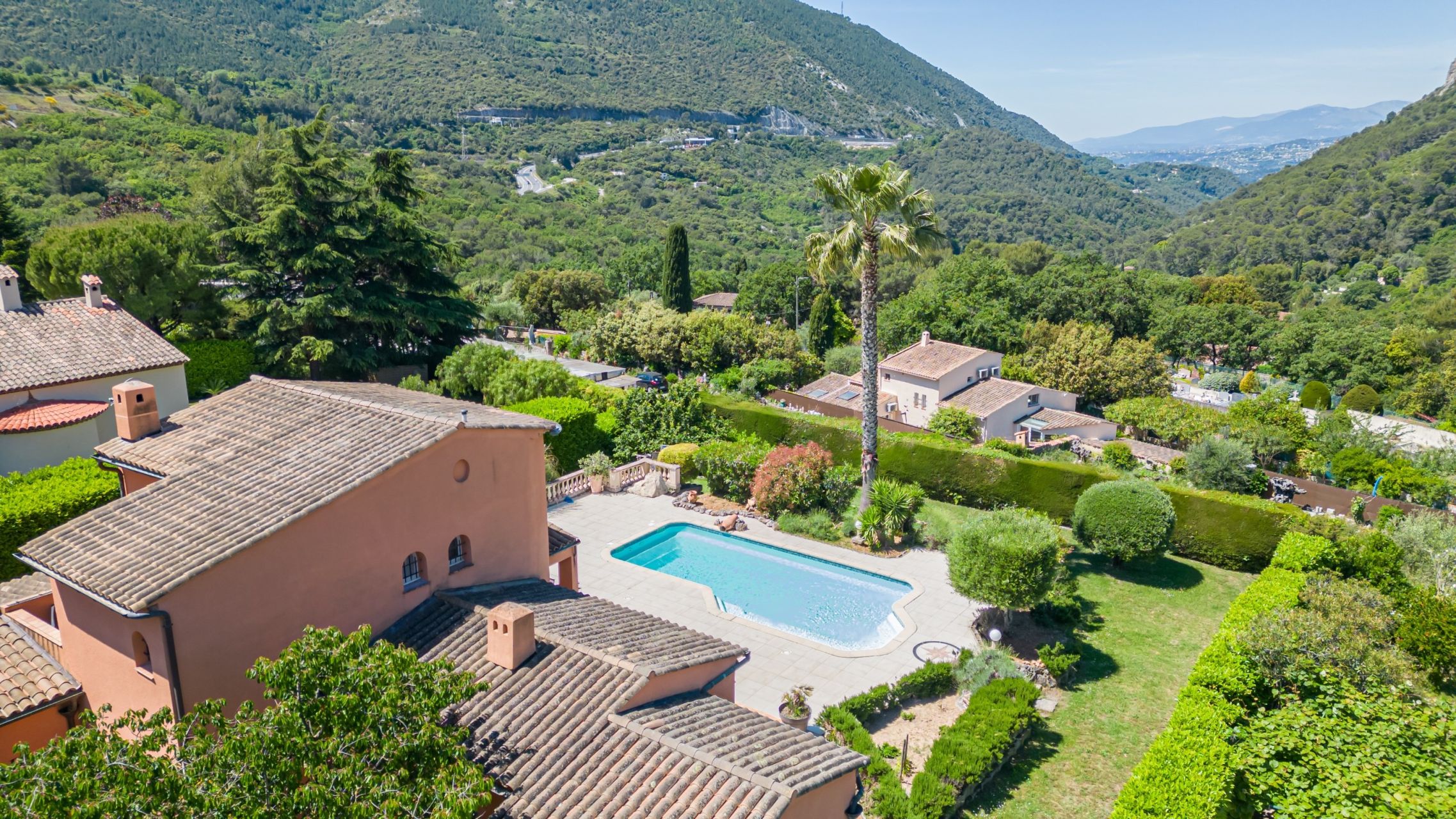 luxury villa 6 Rooms for sale on LA TURBIE (06320)