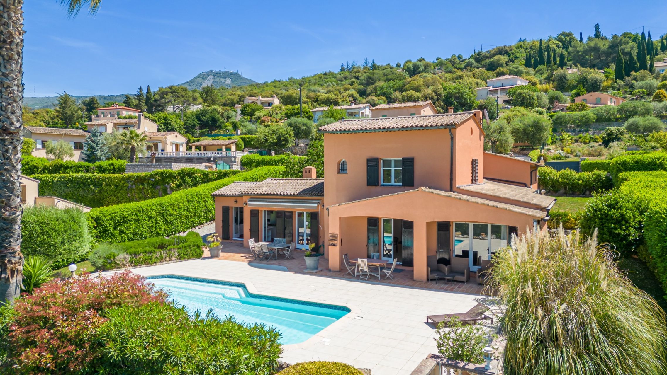 luxury villa 6 Rooms for sale on LA TURBIE (06320)