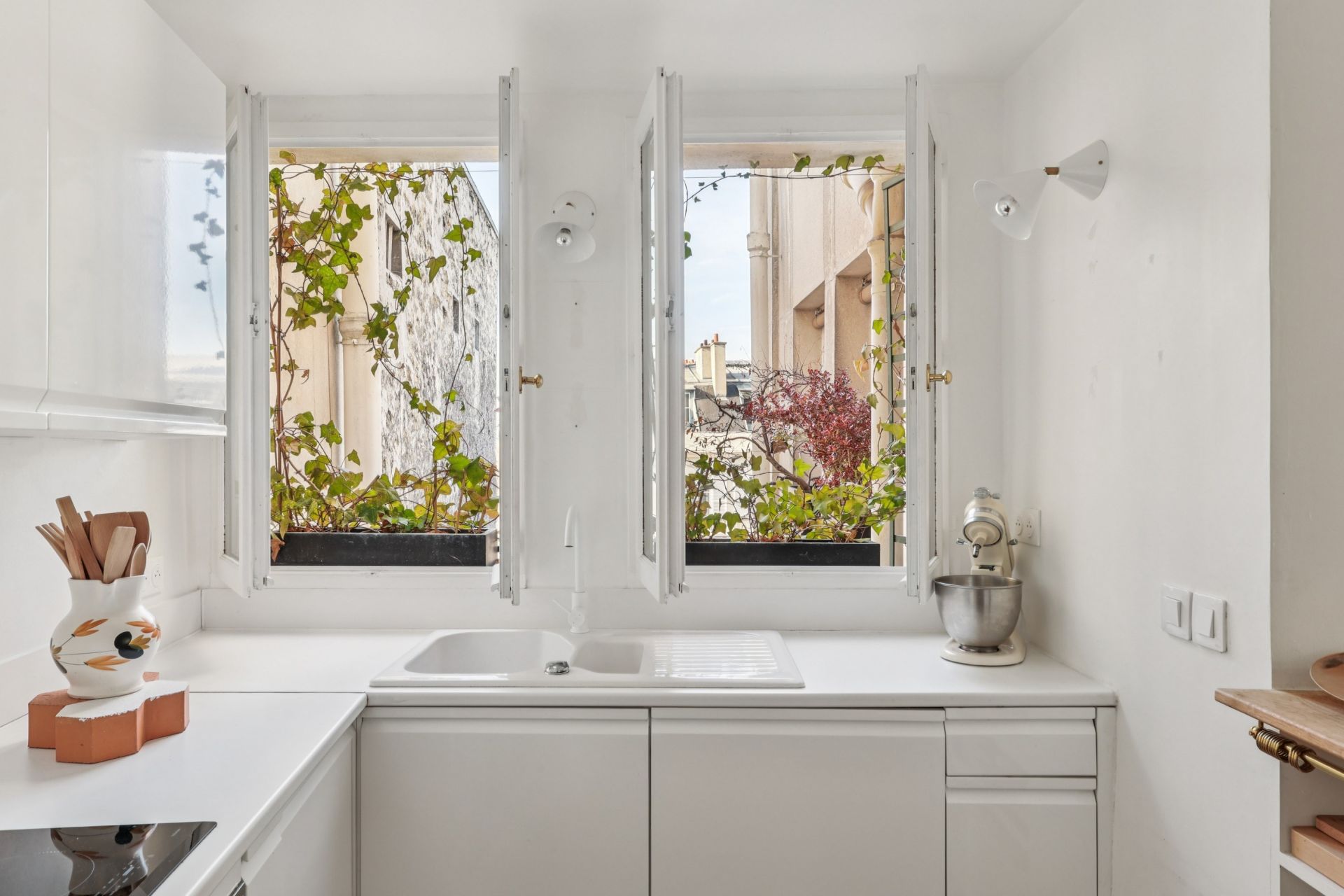 luxury apartment 4 Rooms for rent on PARIS (75007)