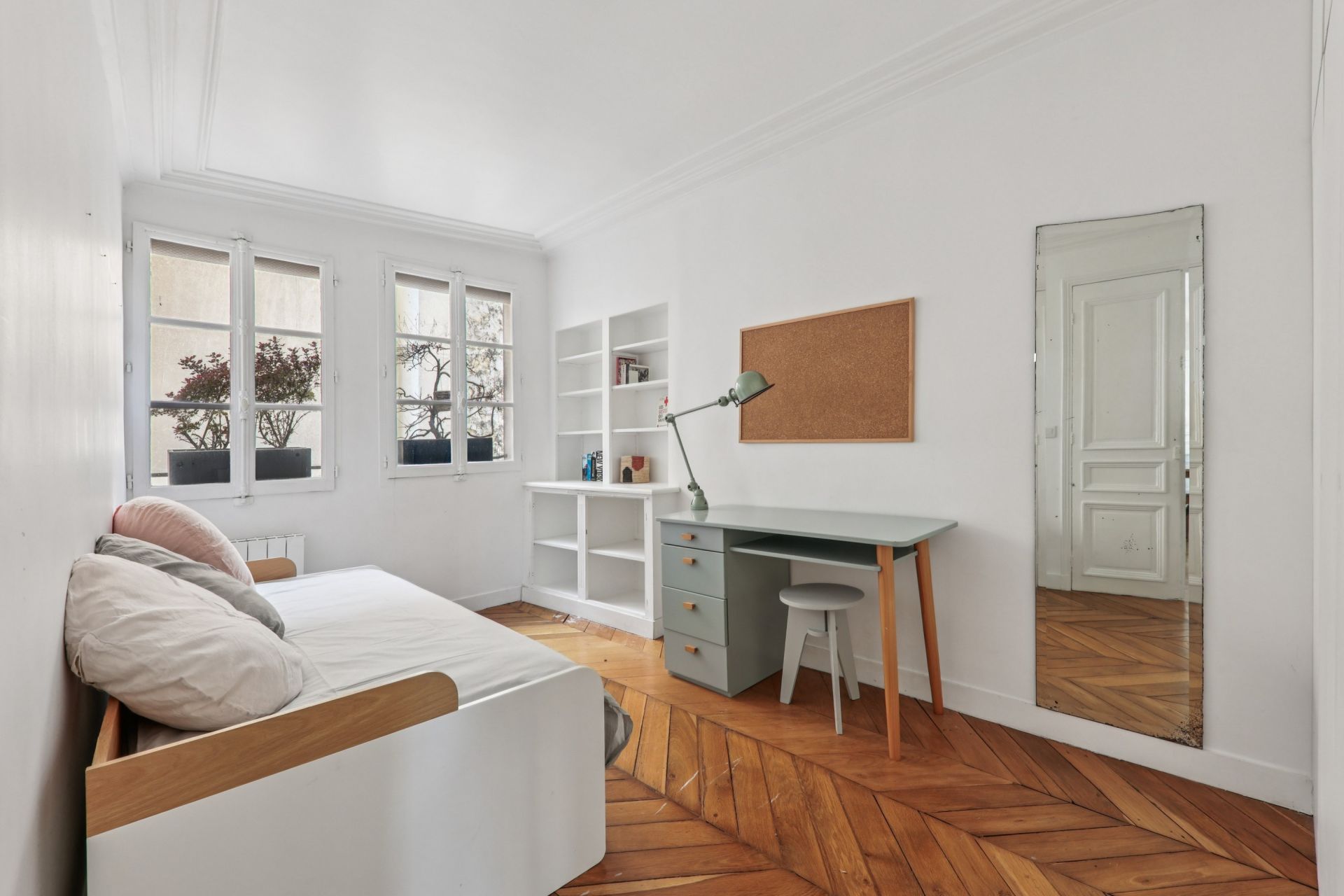 luxury apartment 4 Rooms for rent on PARIS (75007)
