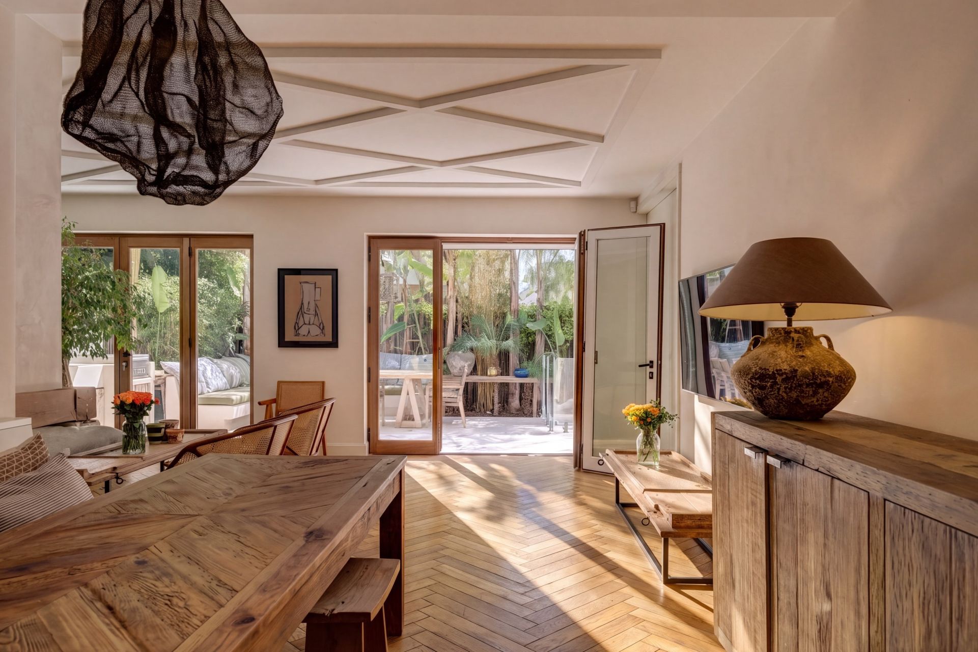 luxury apartment 3 Rooms for sale on CANNES (06400)