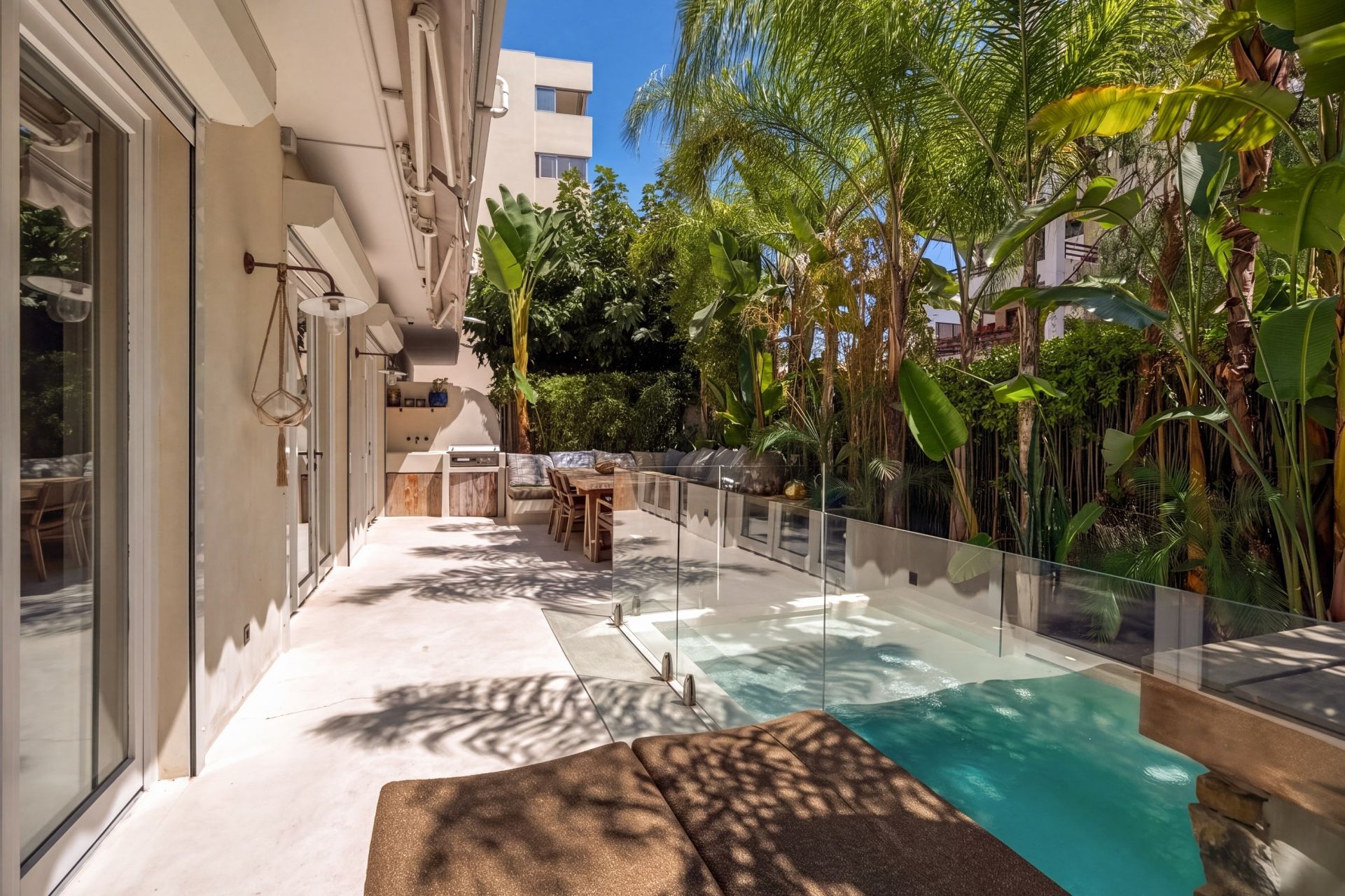 luxury apartment 3 Rooms for sale on CANNES (06400)