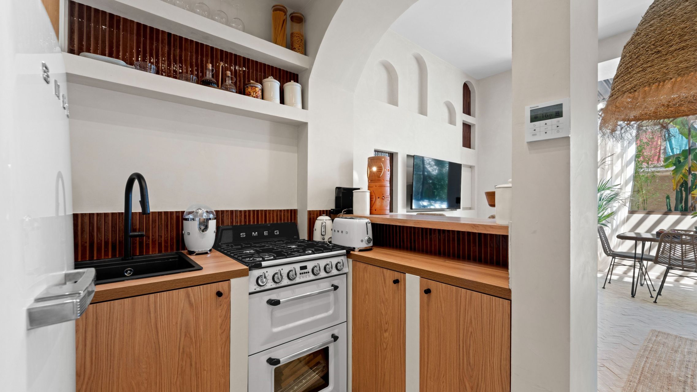 luxury apartment 4 Rooms for sale on ST TROPEZ (83990)