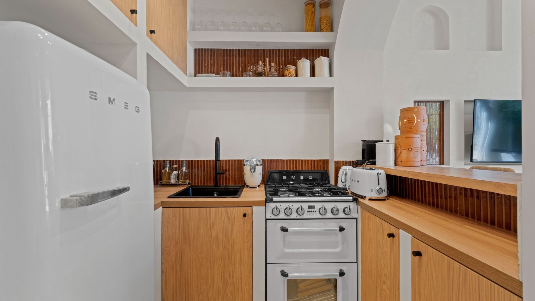 luxury apartment 4 Rooms for sale on ST TROPEZ (83990)
