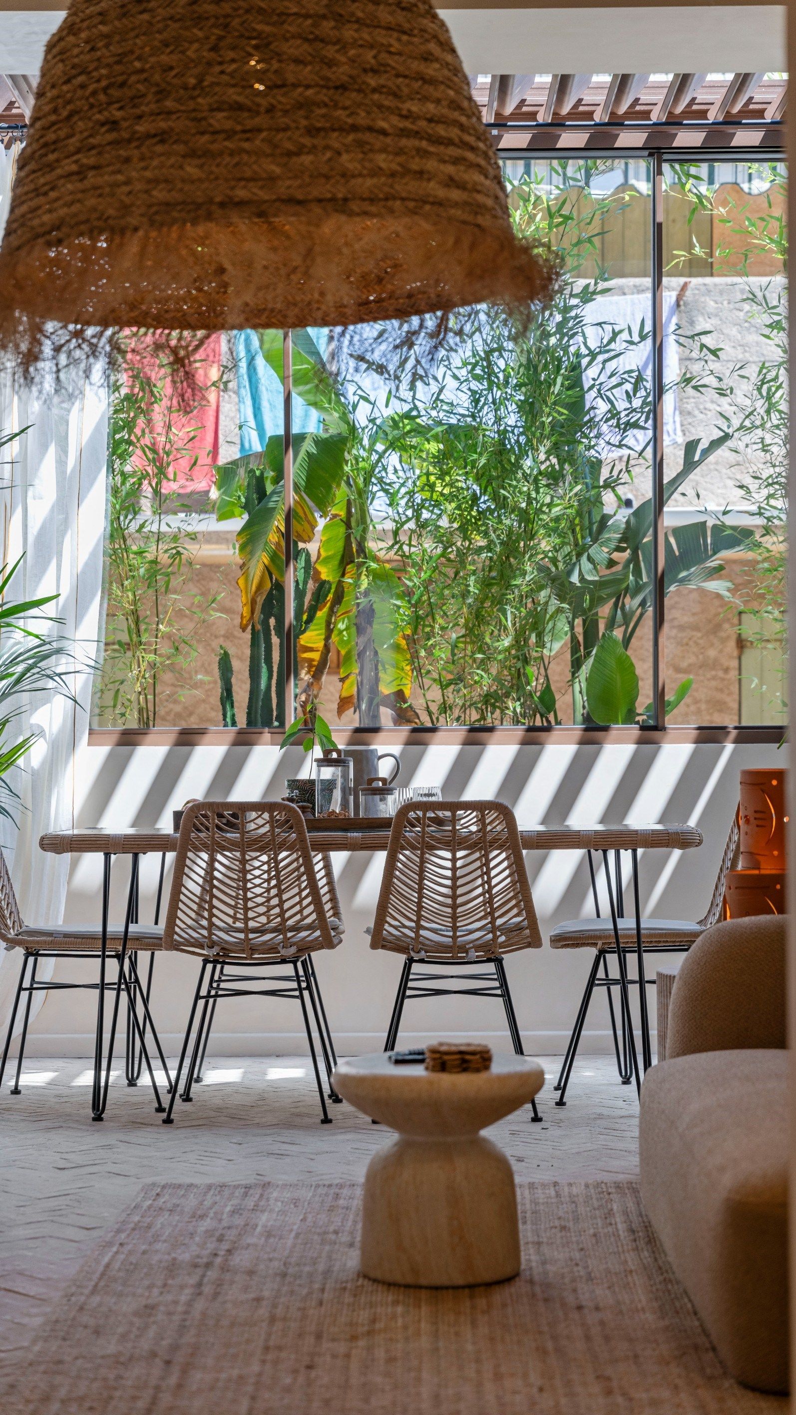luxury apartment 4 Rooms for sale on ST TROPEZ (83990)