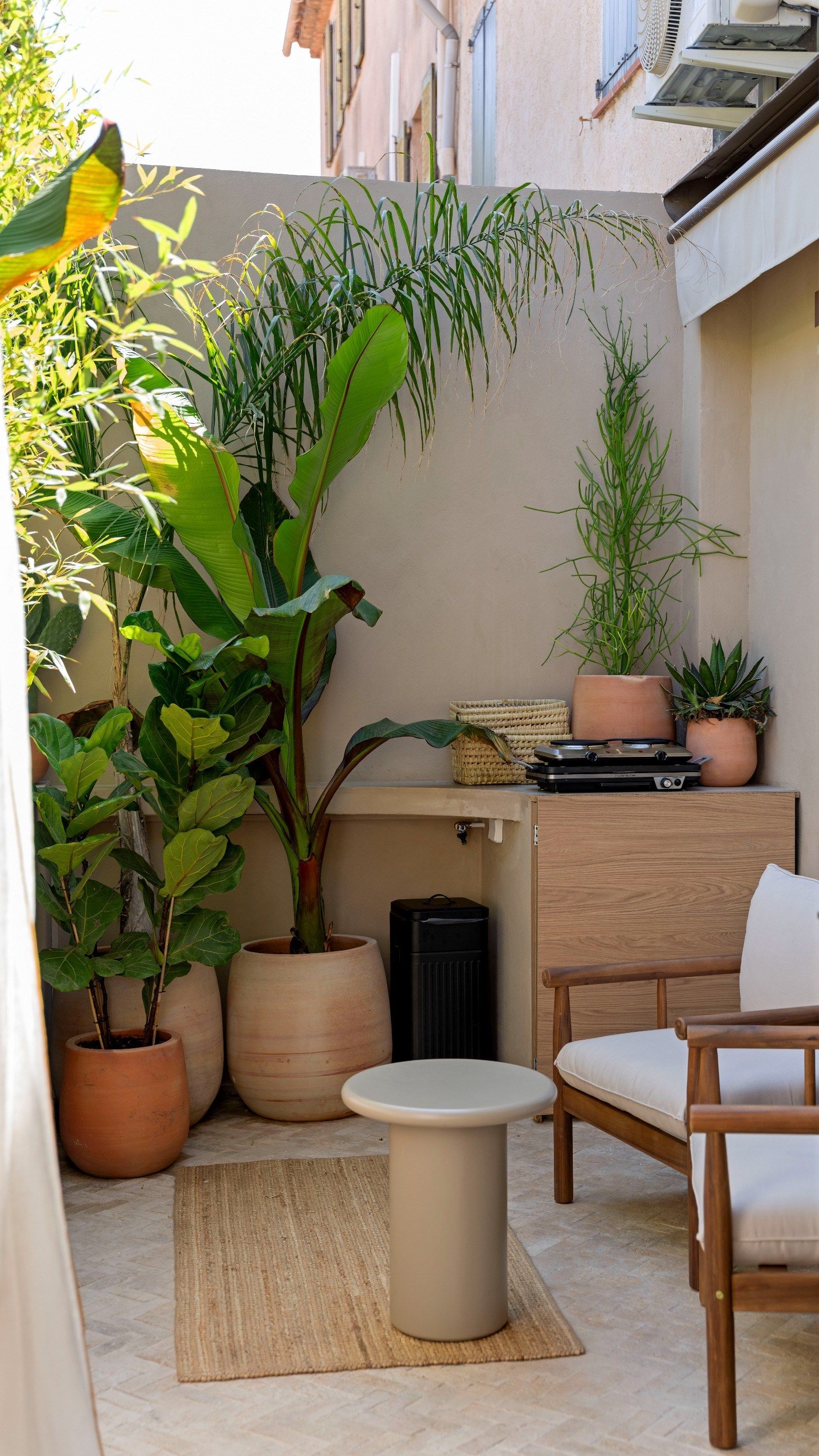 luxury apartment 4 Rooms for sale on ST TROPEZ (83990)