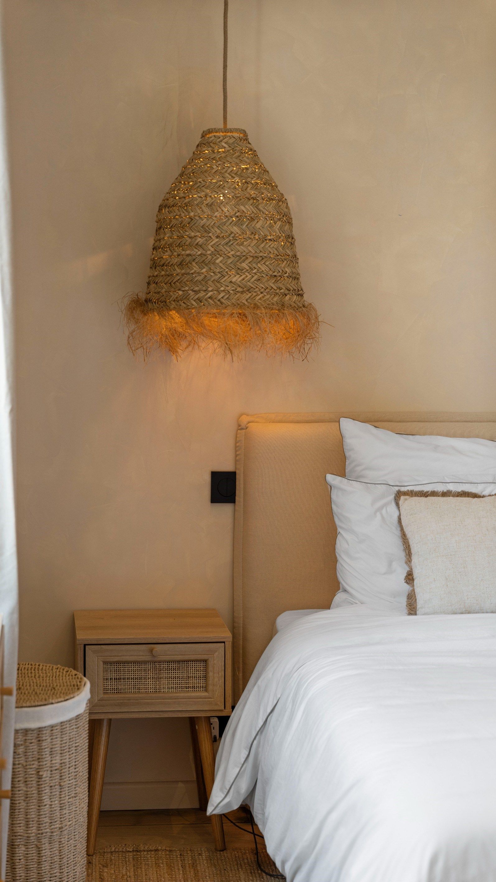 luxury apartment 4 Rooms for sale on ST TROPEZ (83990)