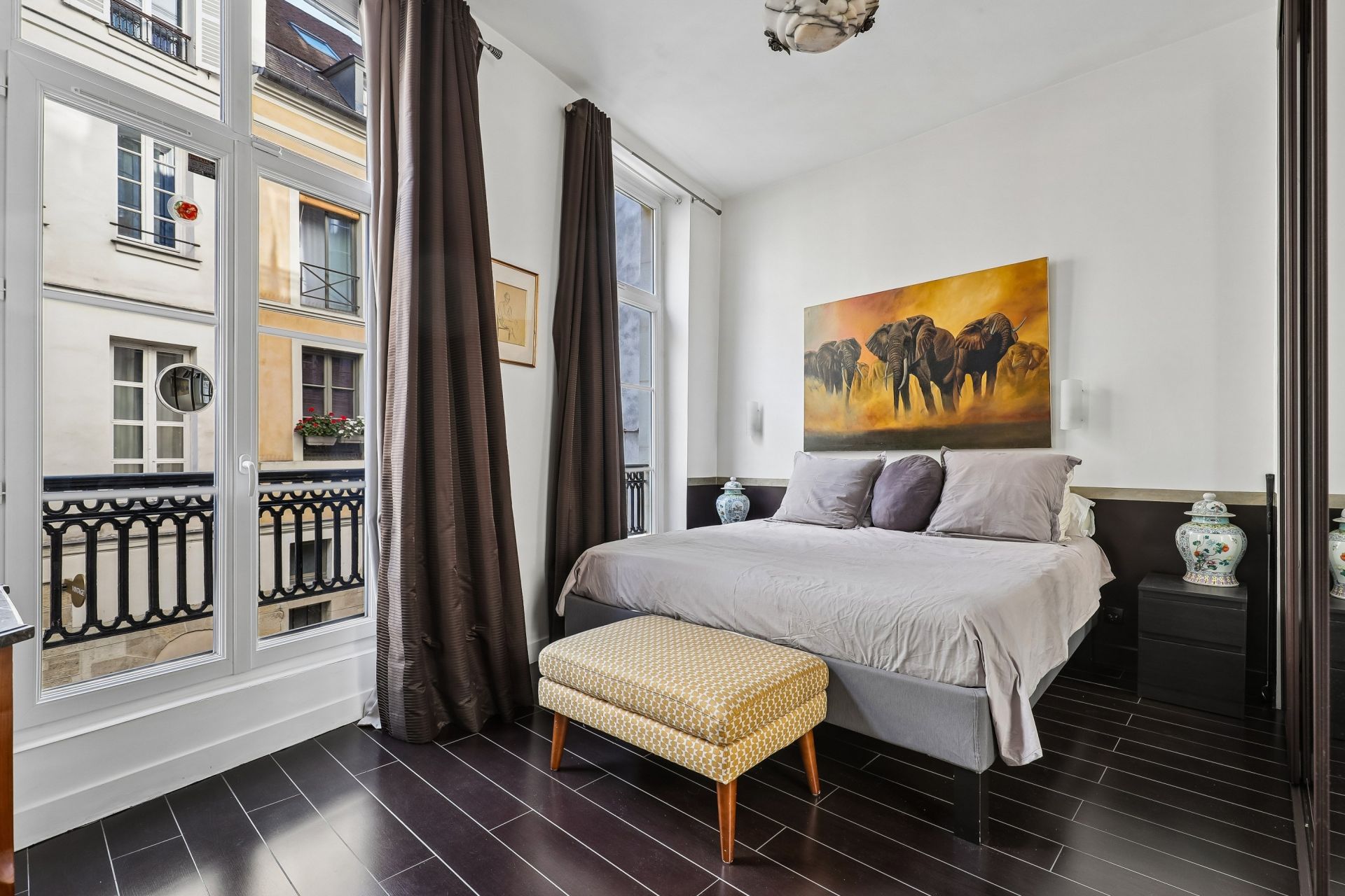 luxury apartment 4 Rooms for sale on PARIS (75004)