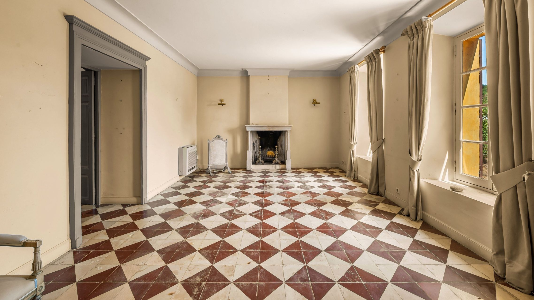 bastide 7 Pièces en vente sur CALLIAN (83440)