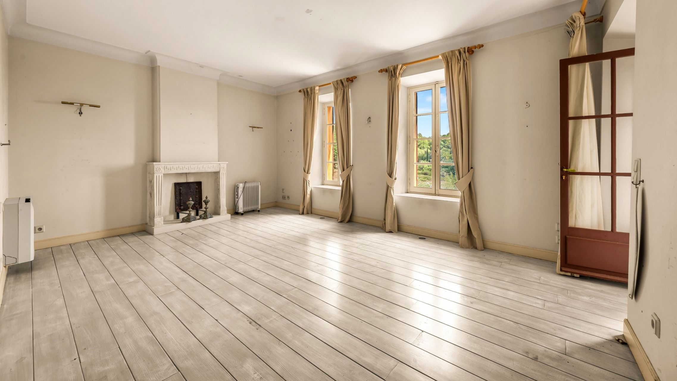 bastide 7 Pièces en vente sur CALLIAN (83440)