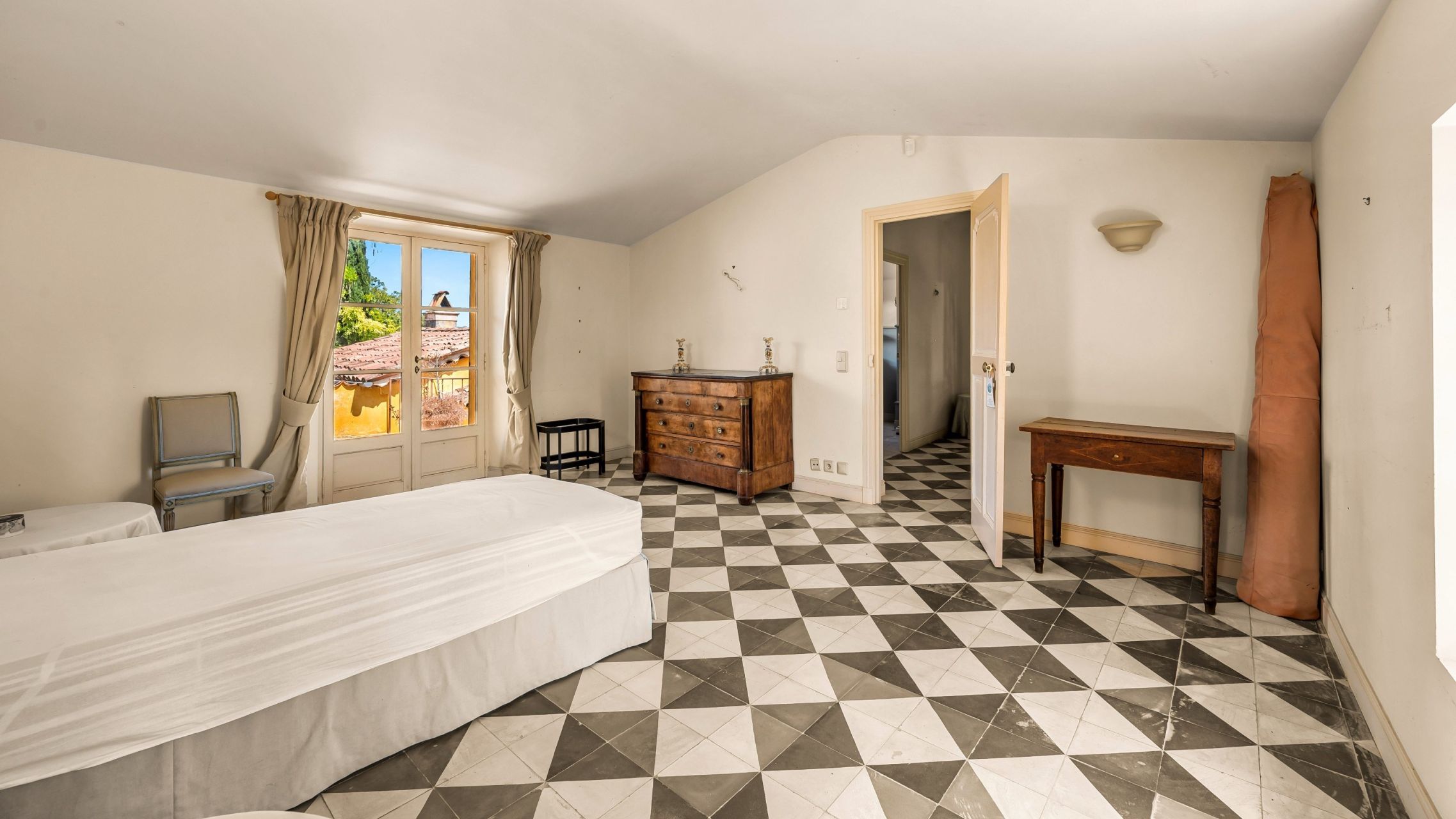 bastide 7 Pièces en vente sur CALLIAN (83440)
