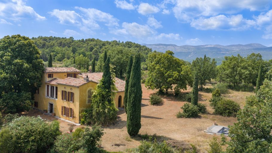bastide 7 Pièces en vente sur CALLIAN (83440)