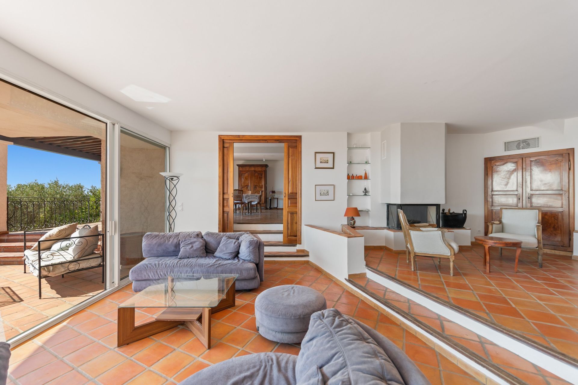 luxury house 7 Rooms for sale on LA FARLEDE (83210)