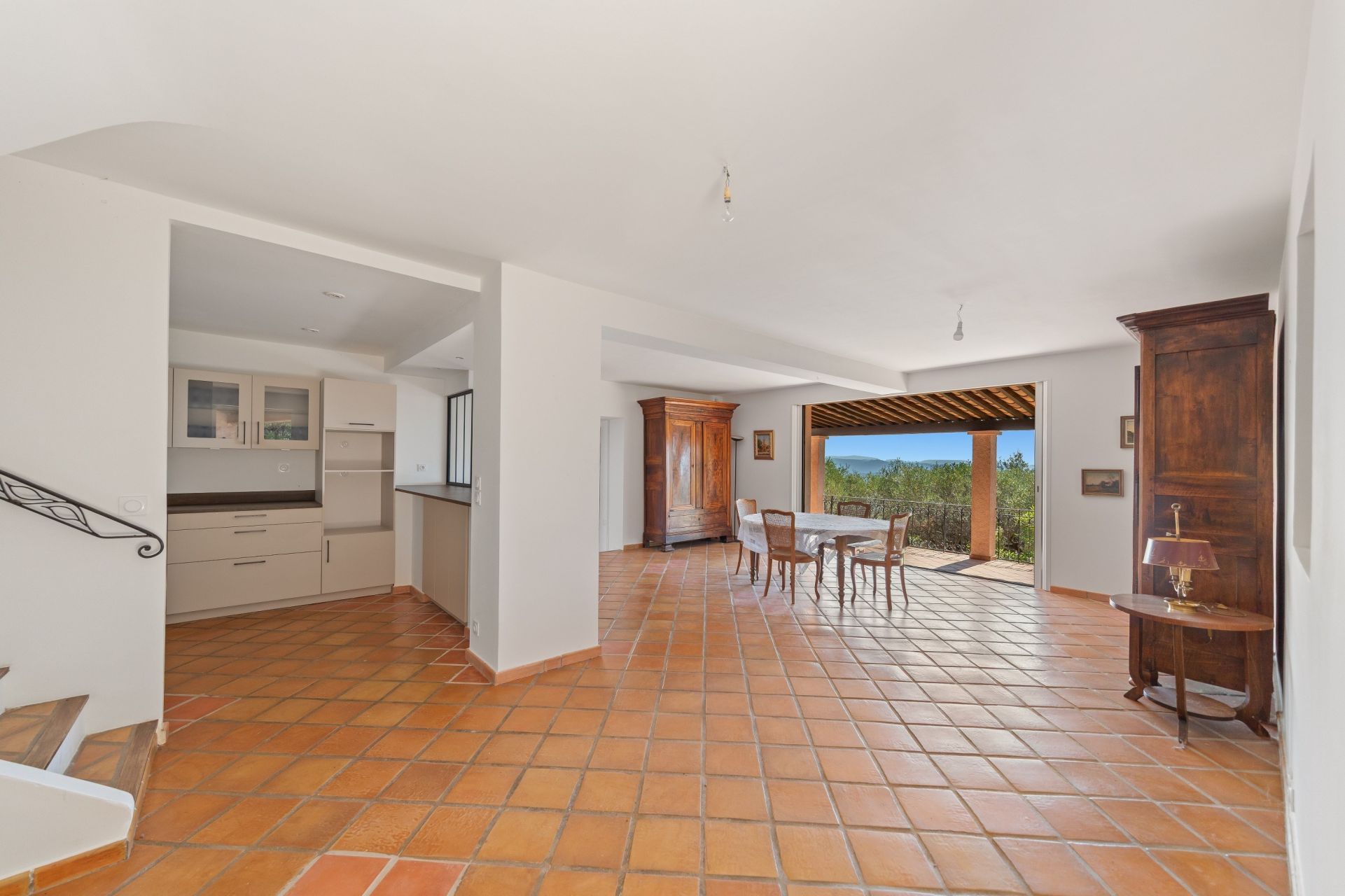 luxury house 7 Rooms for sale on LA FARLEDE (83210)