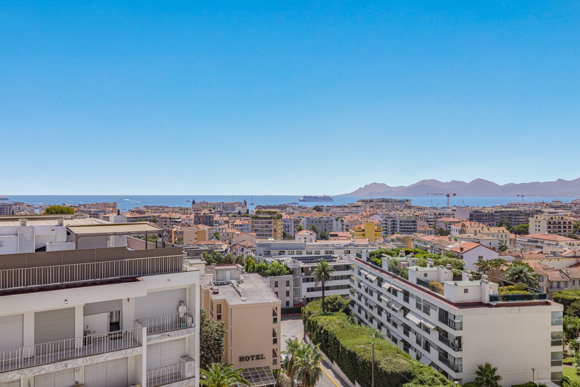 penthouse 3 Rooms for sale on CANNES (06400)