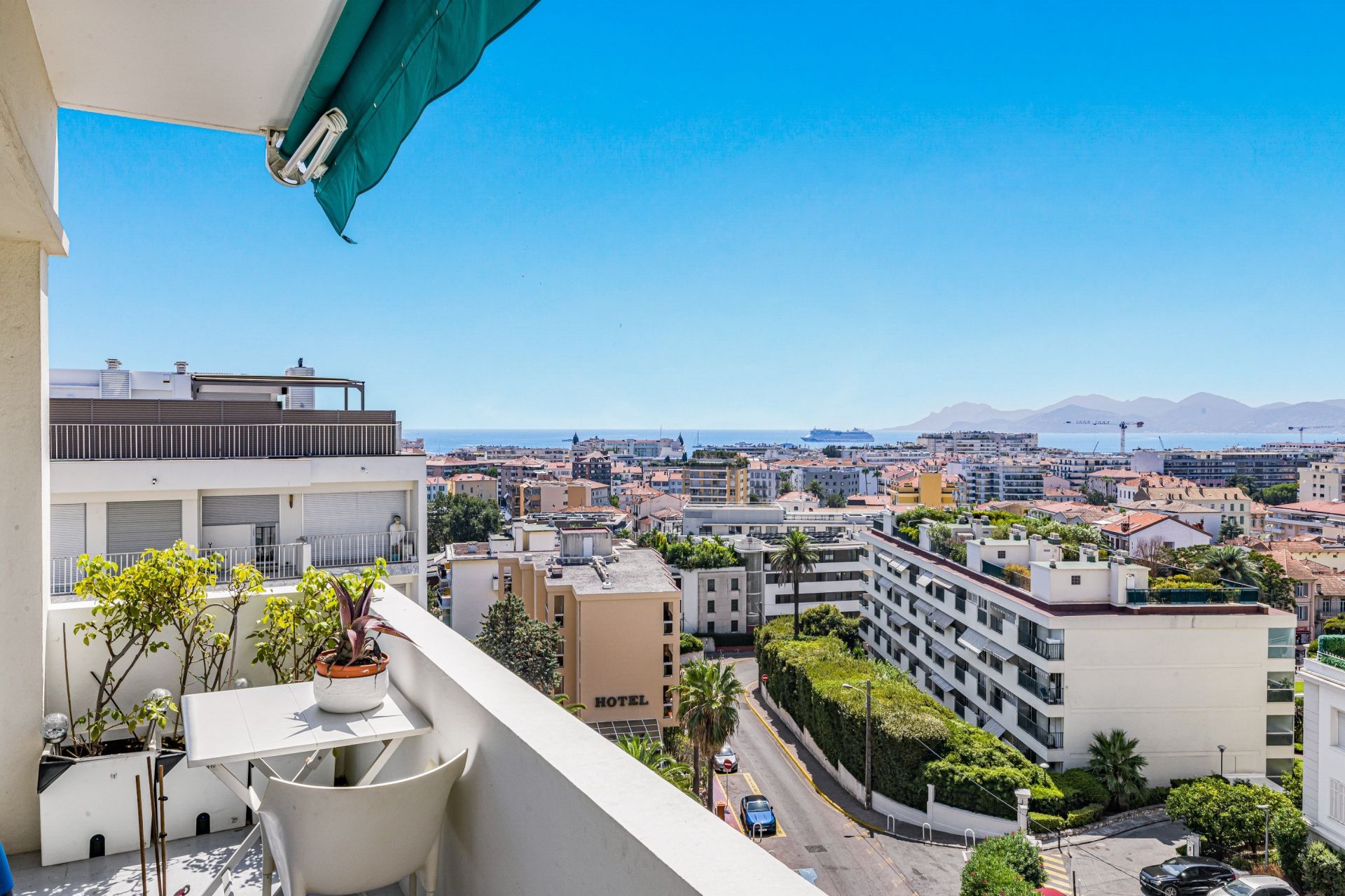 penthouse 3 Rooms for sale on CANNES (06400)