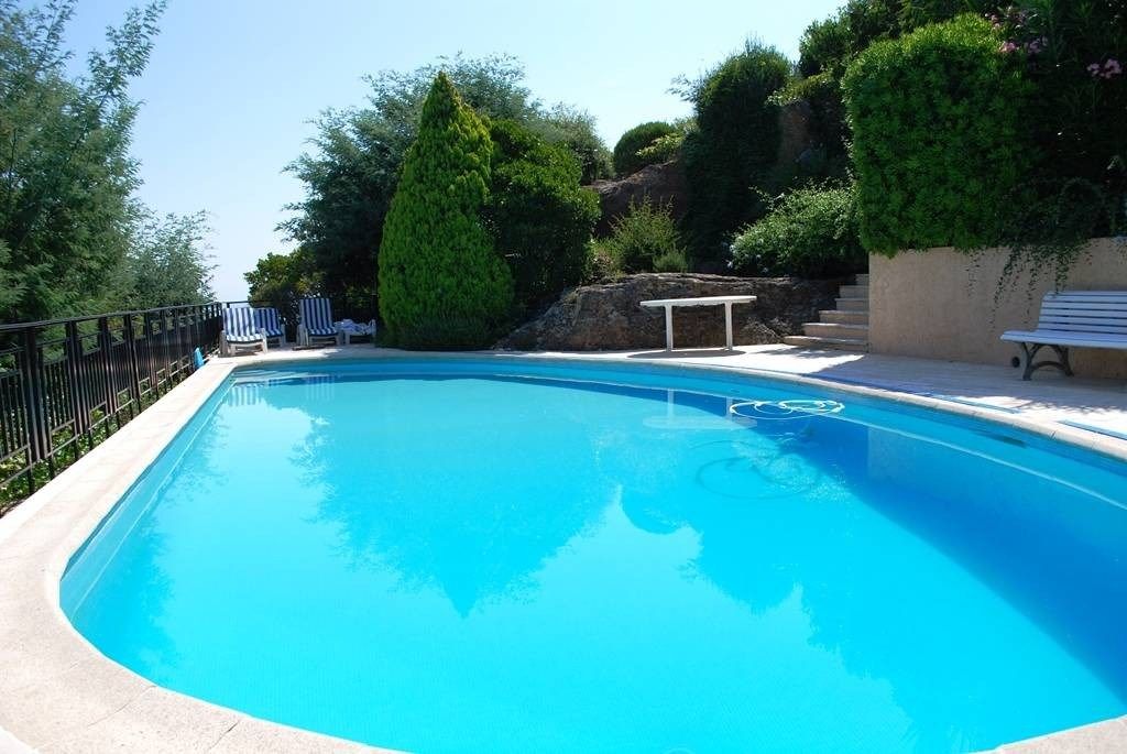 luxury villa 8 Rooms for sale on THEOULE SUR MER (06590)