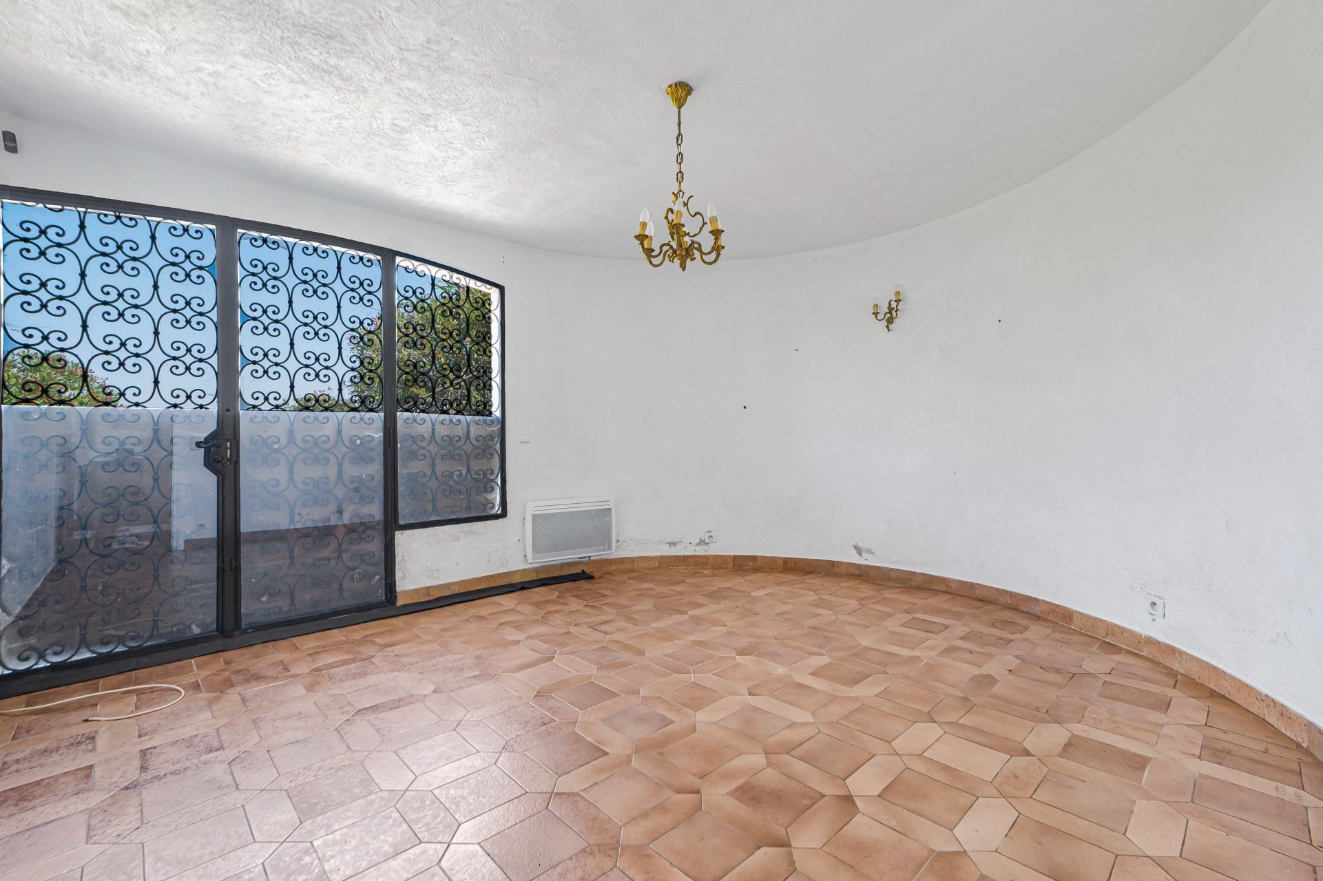 luxury villa 8 Rooms for sale on THEOULE SUR MER (06590)