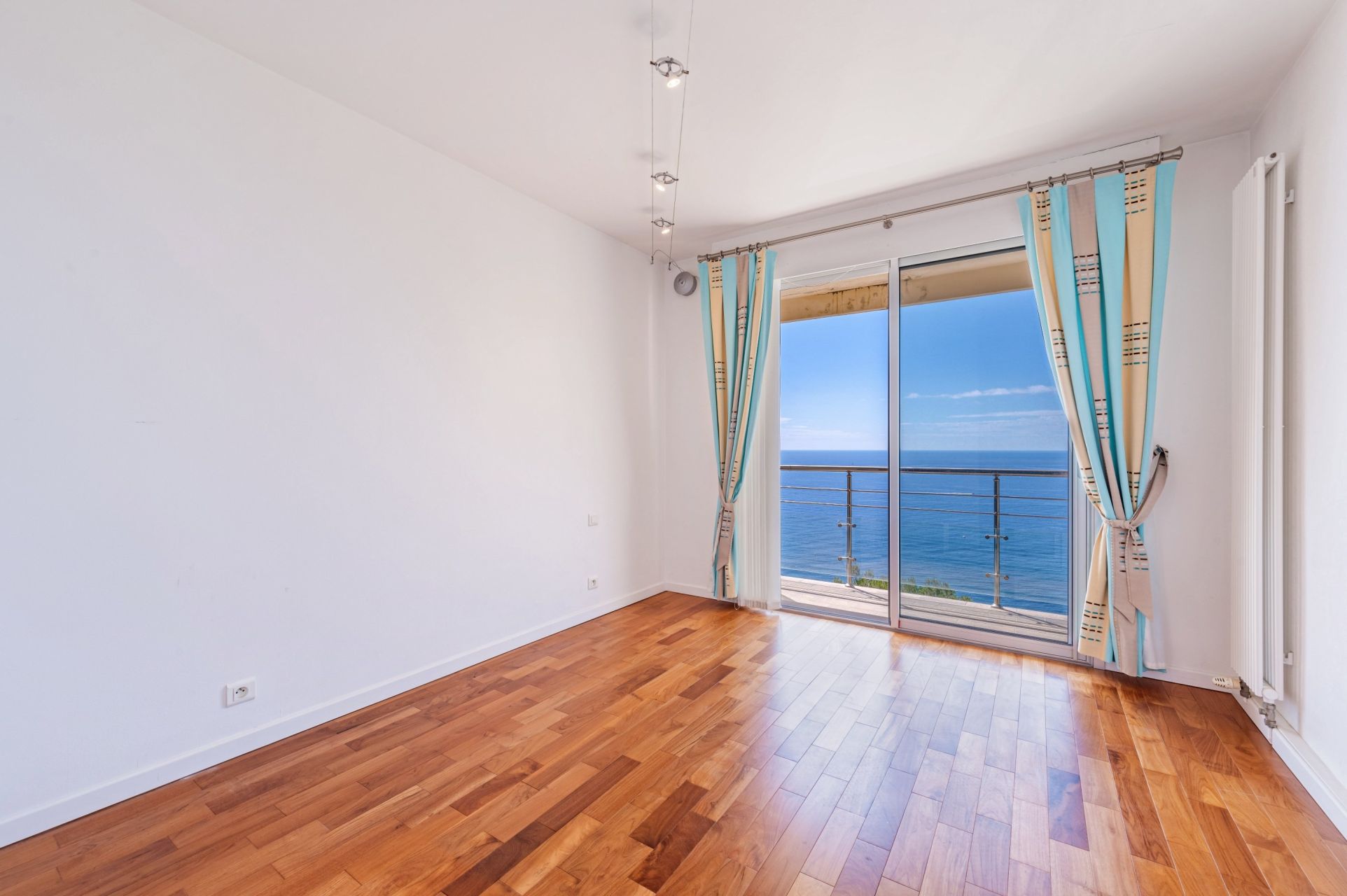 triplex de luxe 5 Pièces en vente sur EZE (06360)