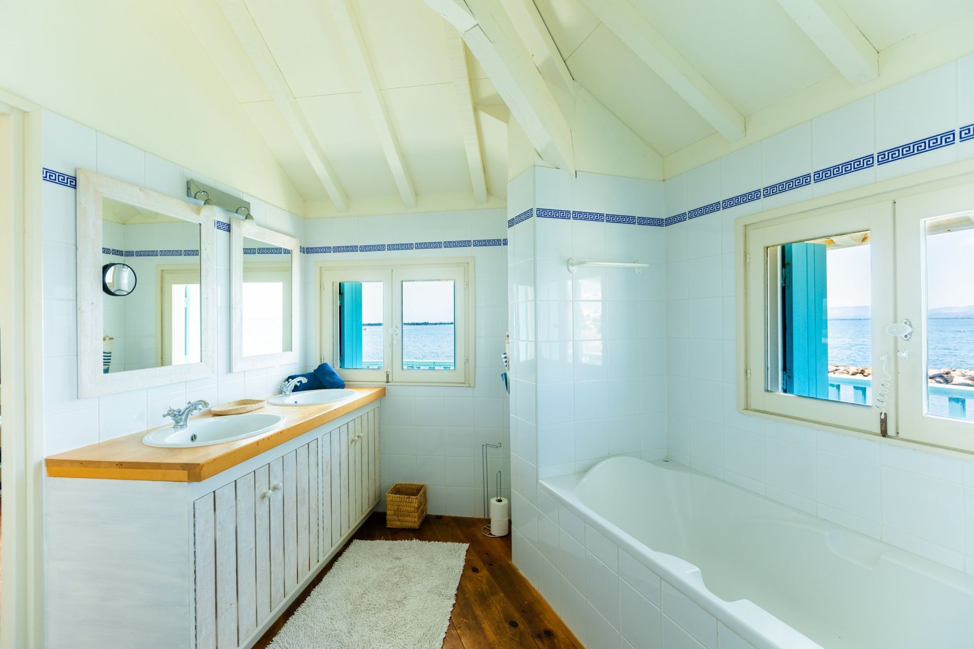 luxury house 7 Rooms for sale on LE BARCARES (66420)