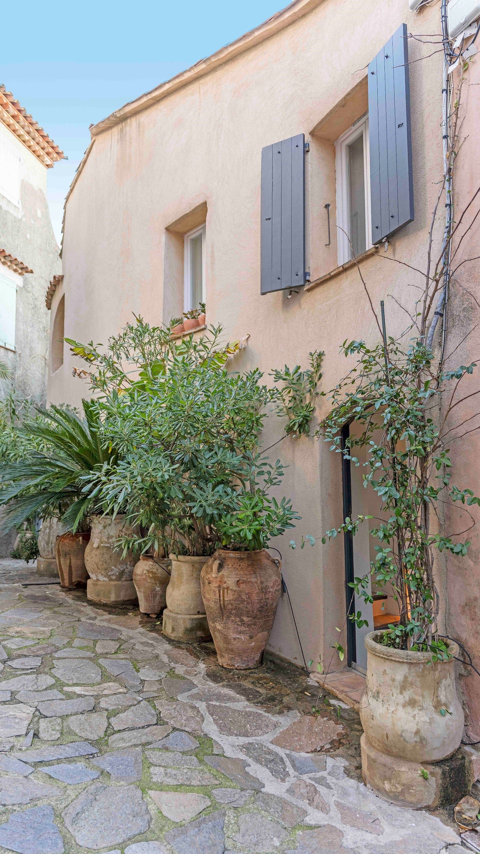 luxury provencale house 4 Rooms for sale on RAMATUELLE (83350)