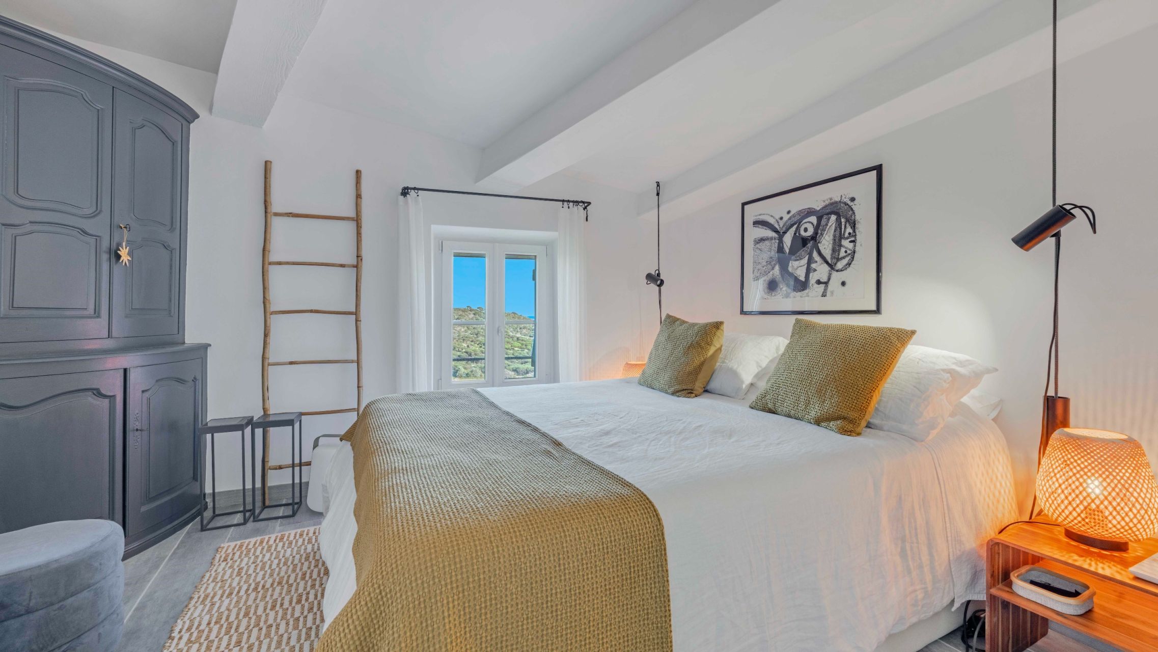 luxury provencale house 4 Rooms for sale on RAMATUELLE (83350)