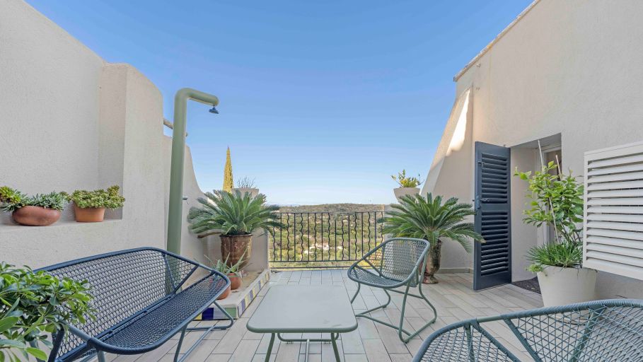 luxury provencale house 4 Rooms for sale on RAMATUELLE (83350)