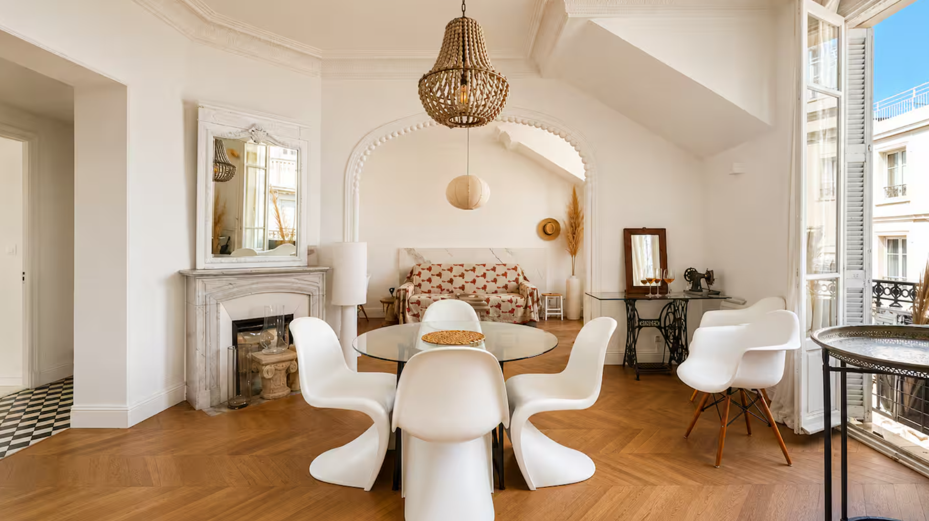 luxury apartment 4 Rooms for sale on NICE (06000)