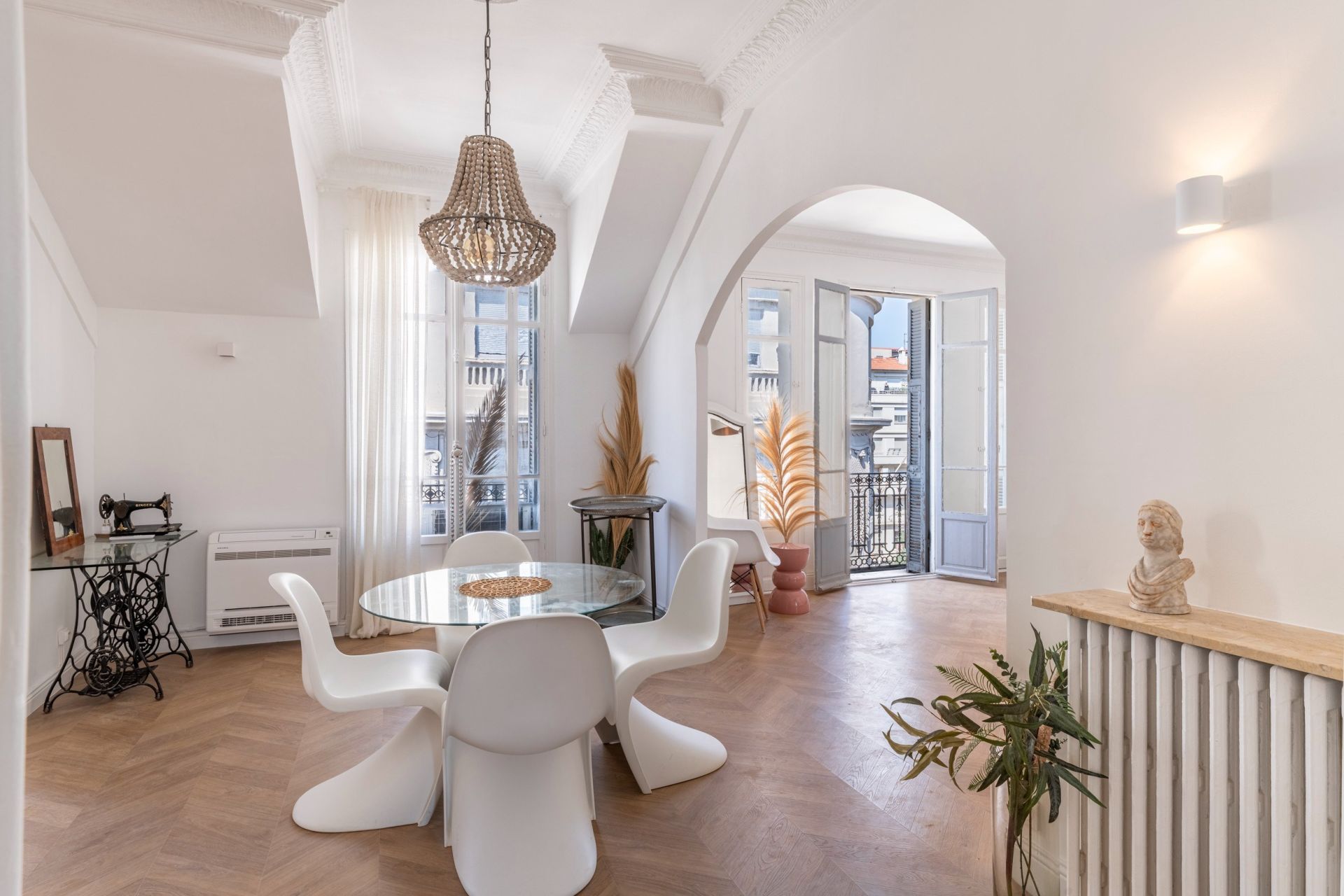 luxury apartment 4 Rooms for sale on NICE (06000)