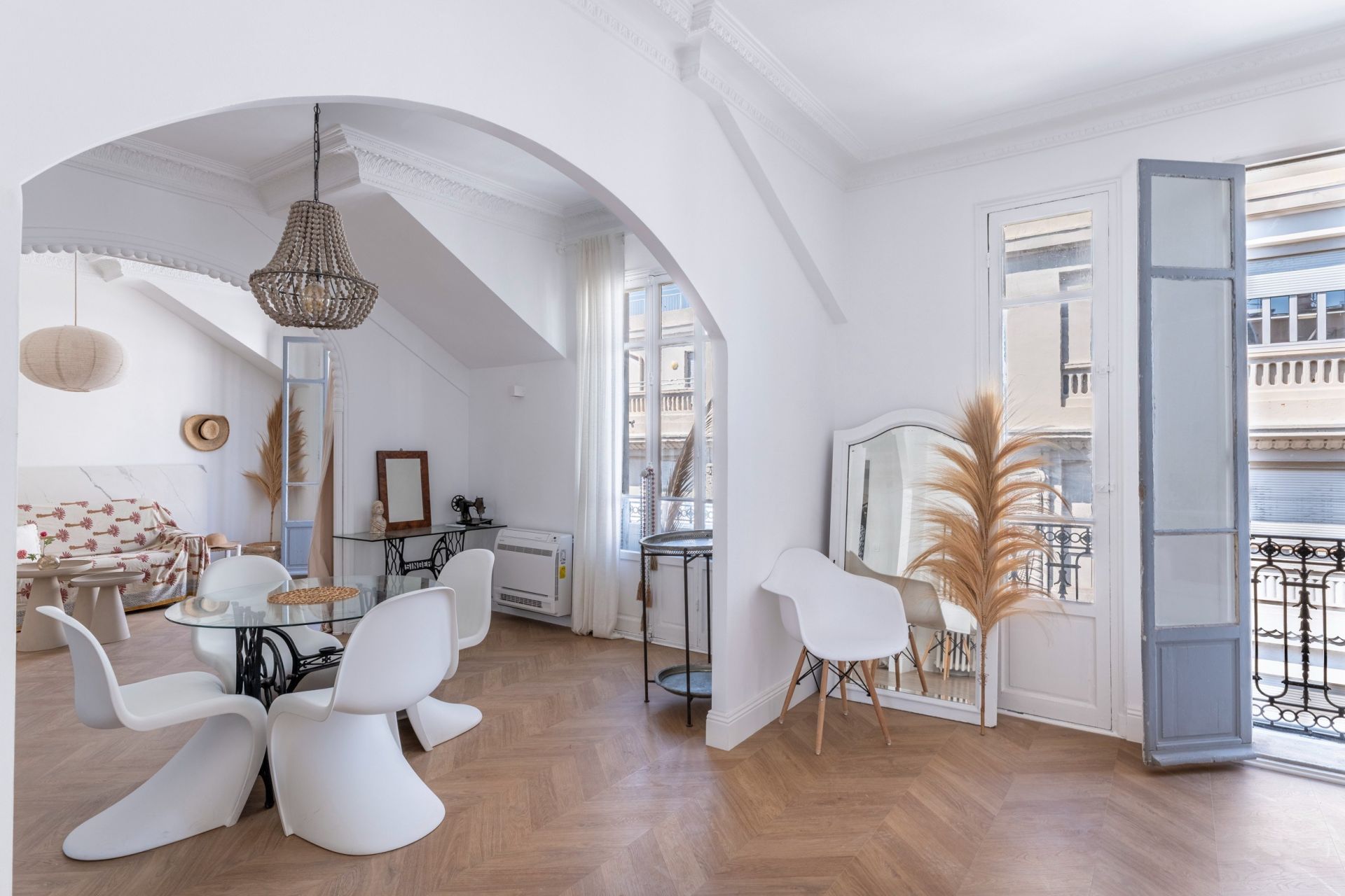 luxury apartment 4 Rooms for sale on NICE (06000)