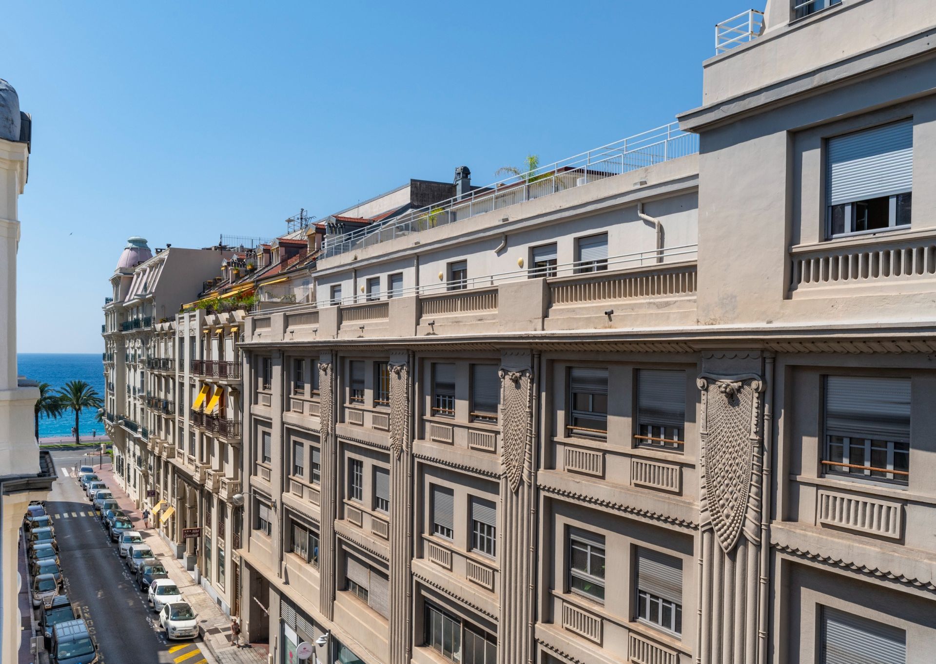 luxury apartment 4 Rooms for sale on NICE (06000)