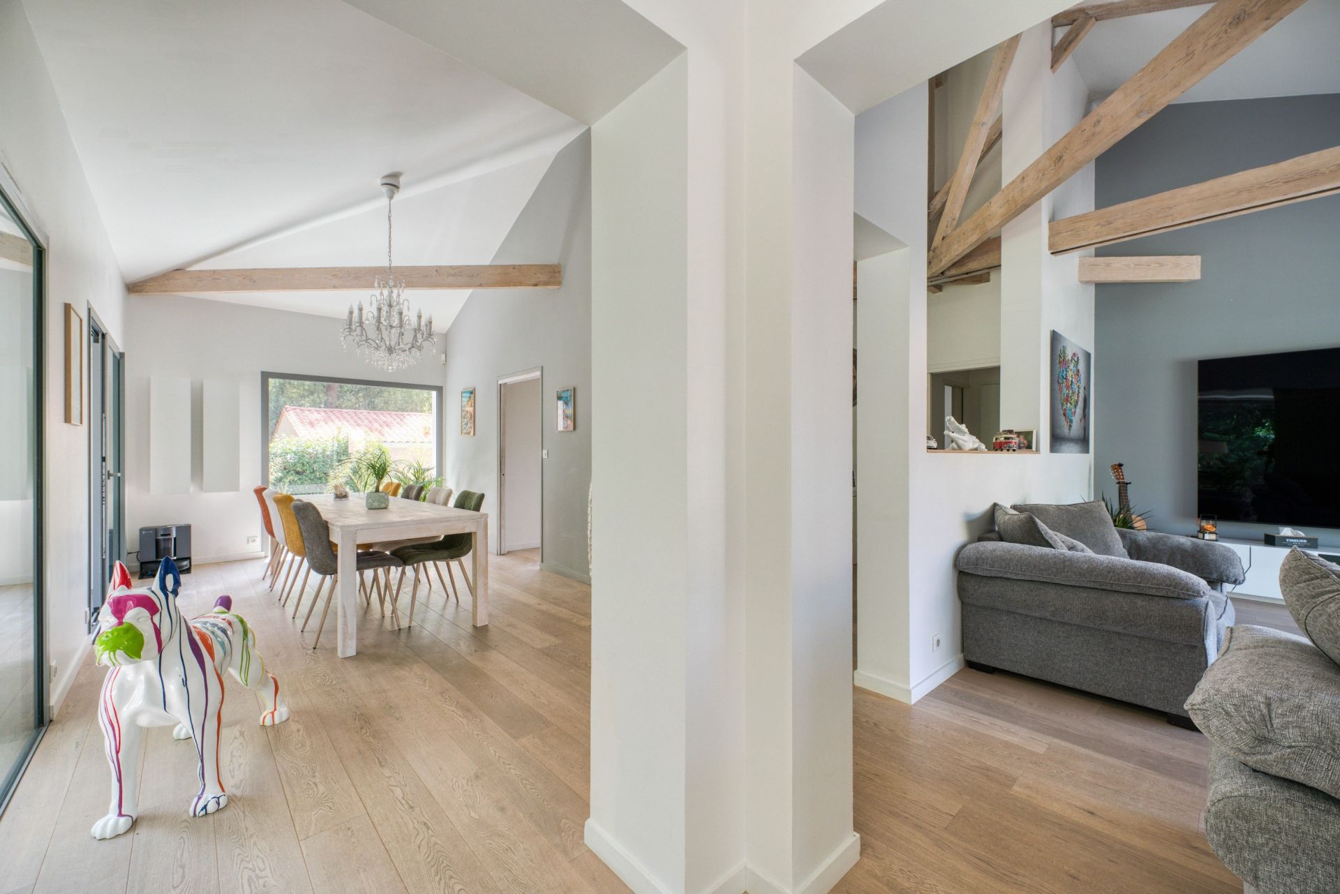 luxury house 8 Rooms for sale on ST GEORGES DE DIDONNE (17110)