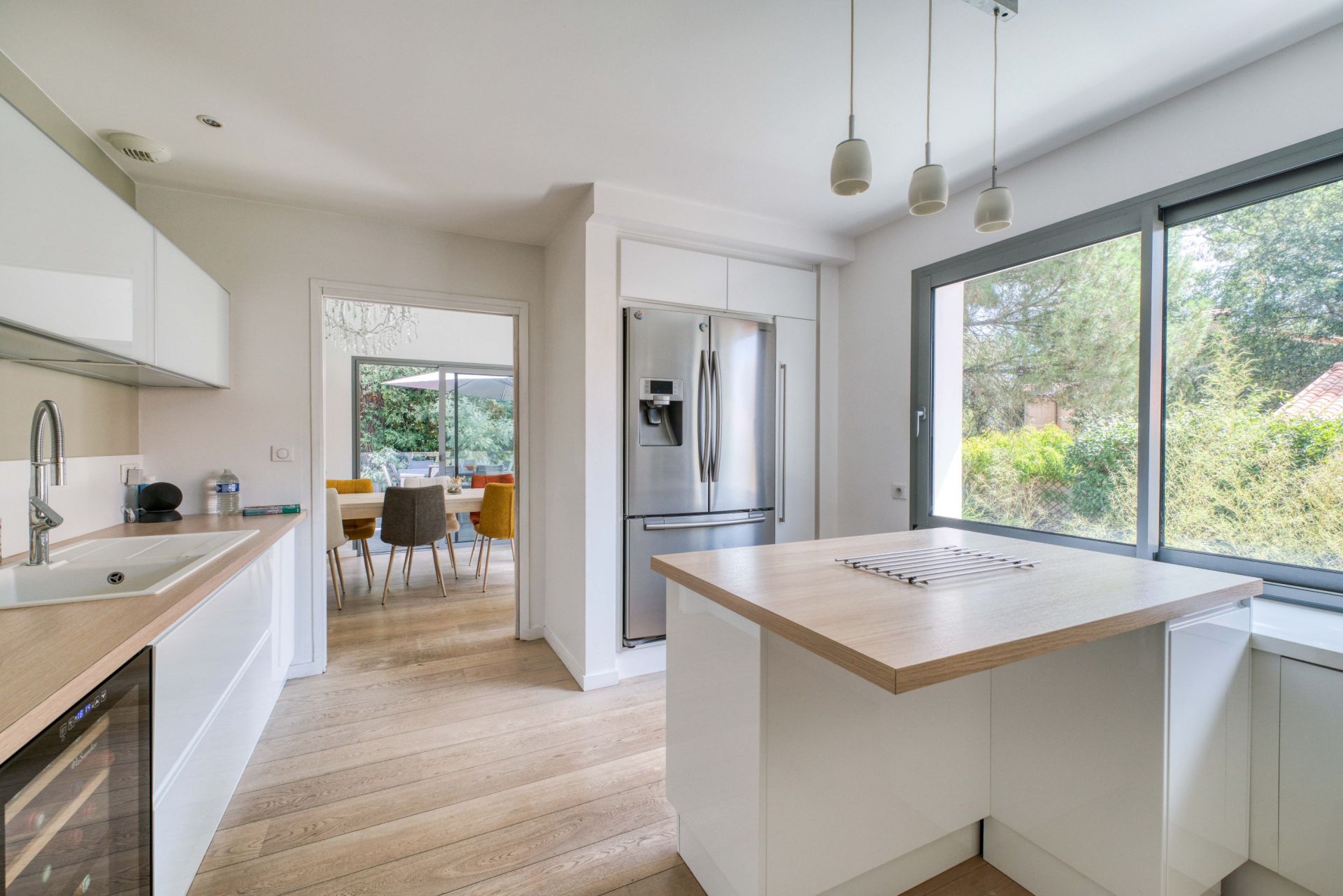 luxury house 8 Rooms for sale on ST GEORGES DE DIDONNE (17110)