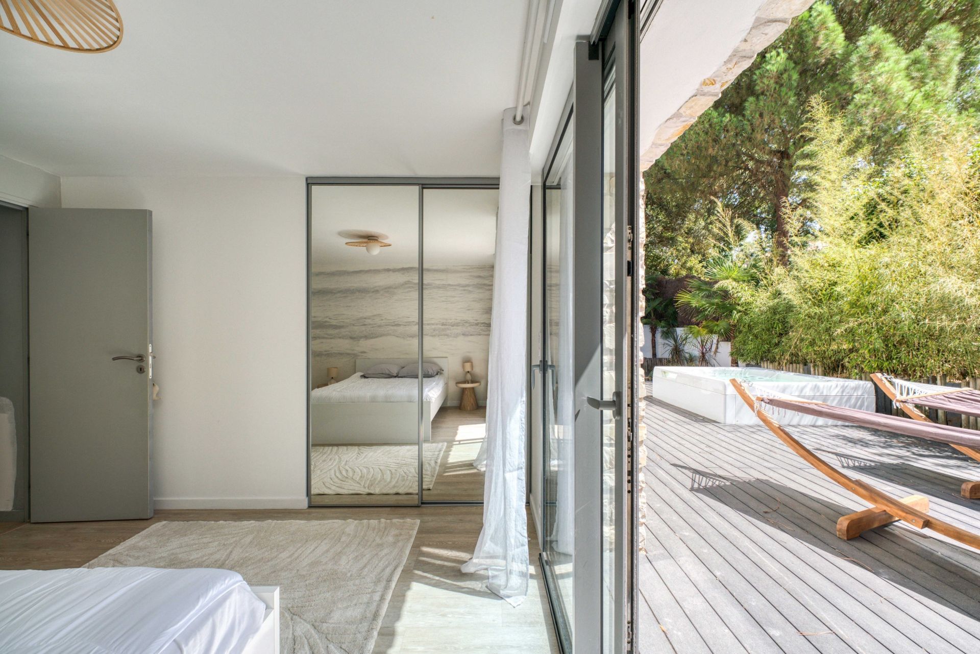 luxury house 8 Rooms for sale on ST GEORGES DE DIDONNE (17110)