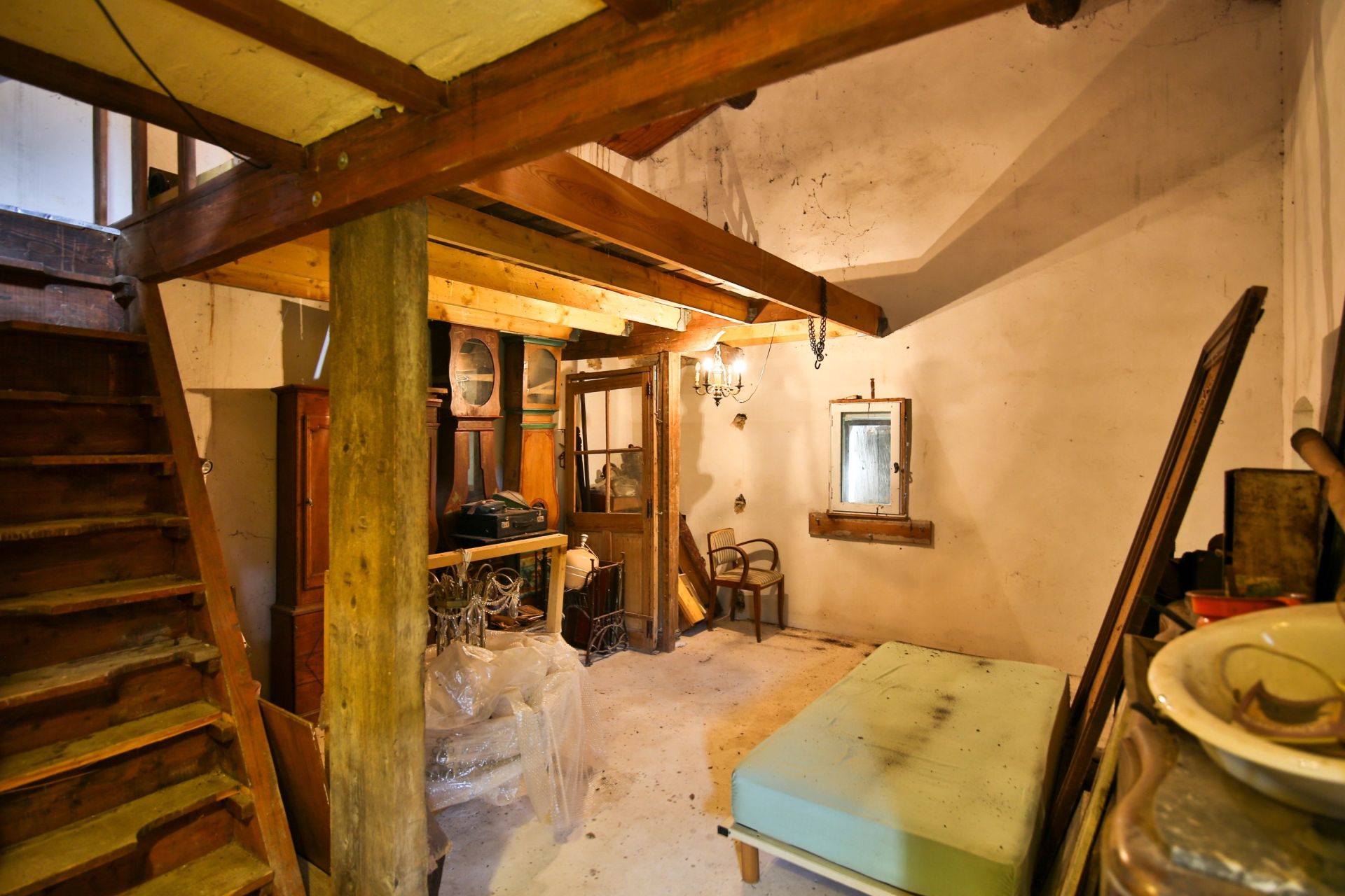 luxury house 10 Rooms for sale on OPPEDE (84580)