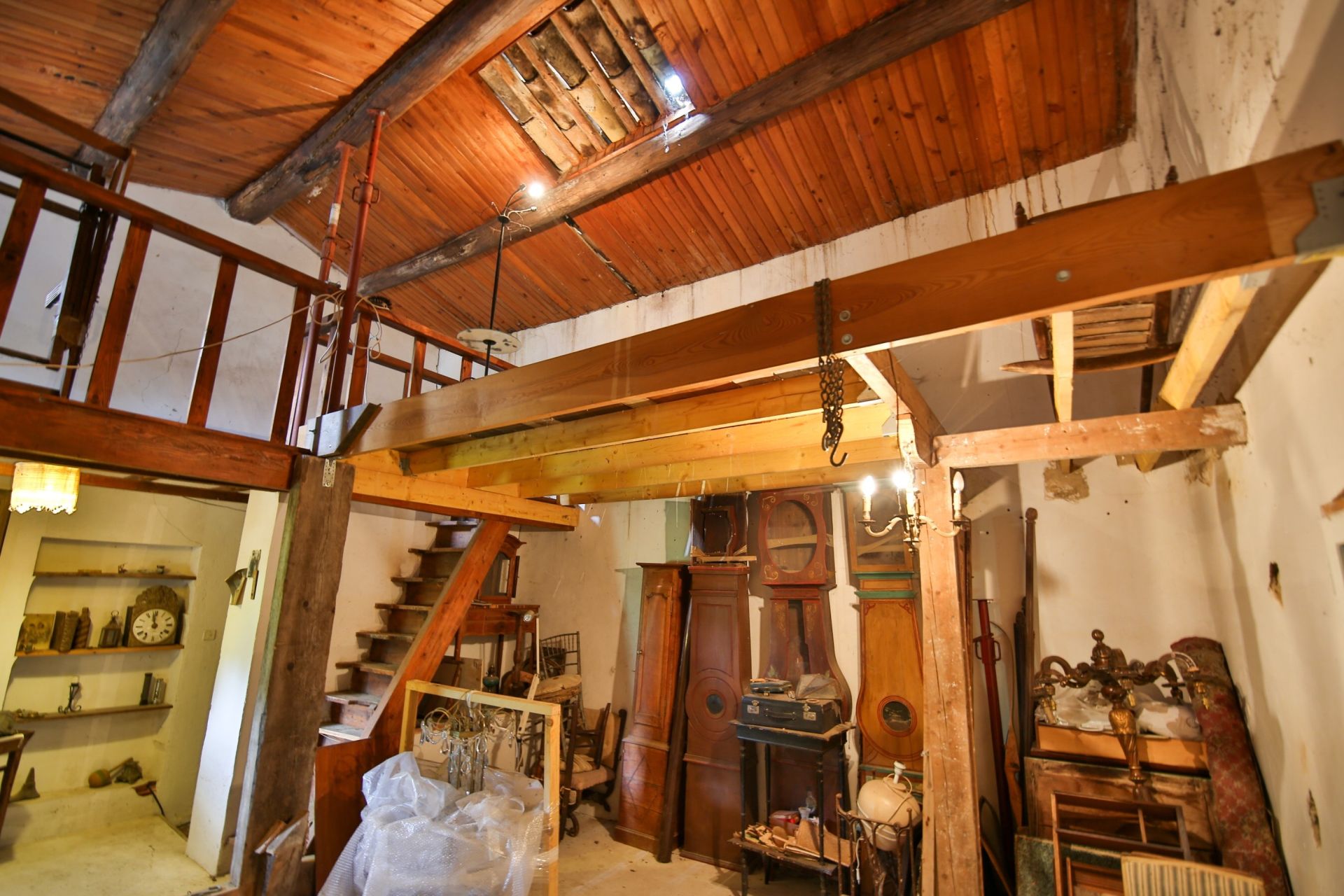 luxury house 10 Rooms for sale on OPPEDE (84580)
