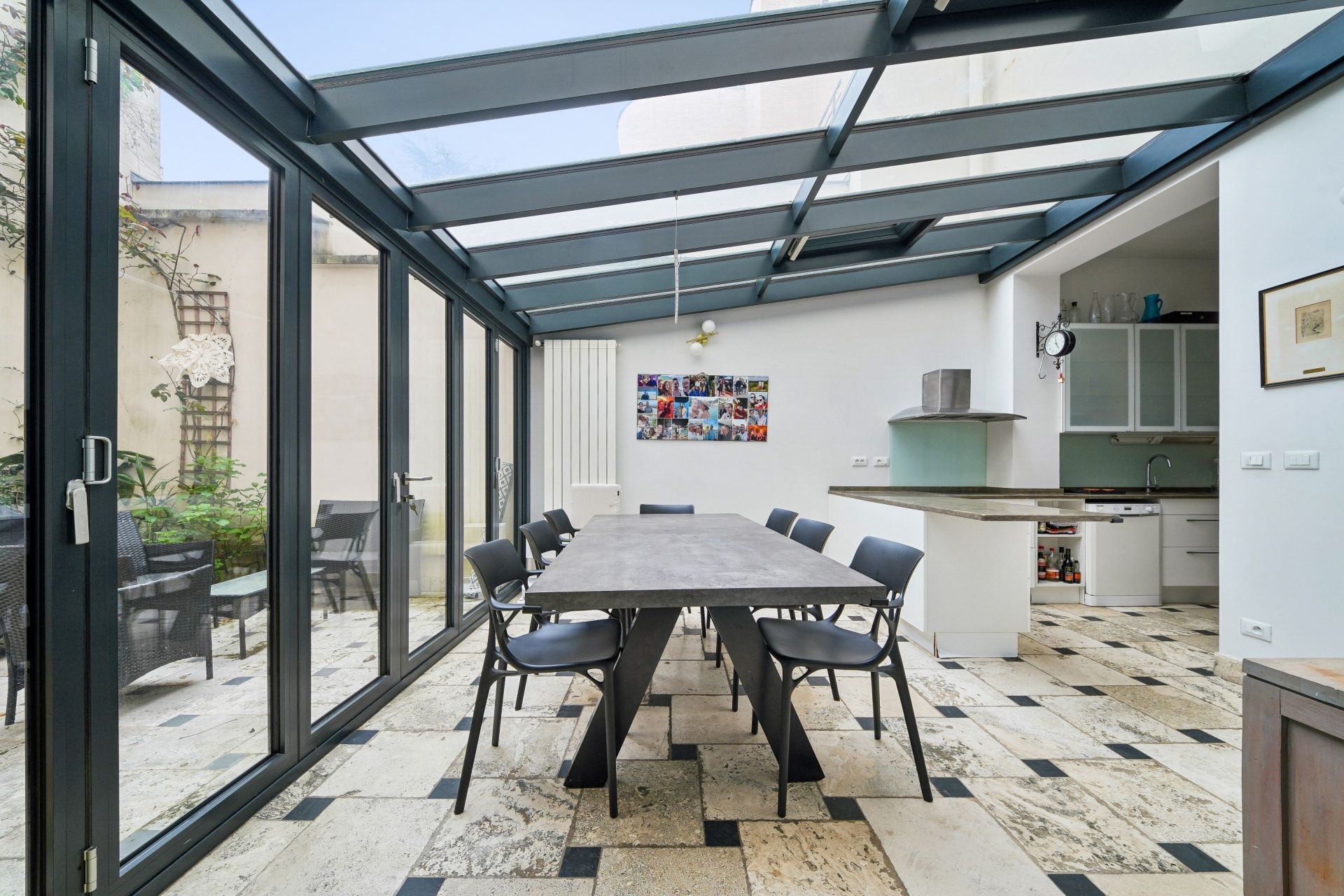 luxury apartment 6 Rooms for sale on PARIS (75017)