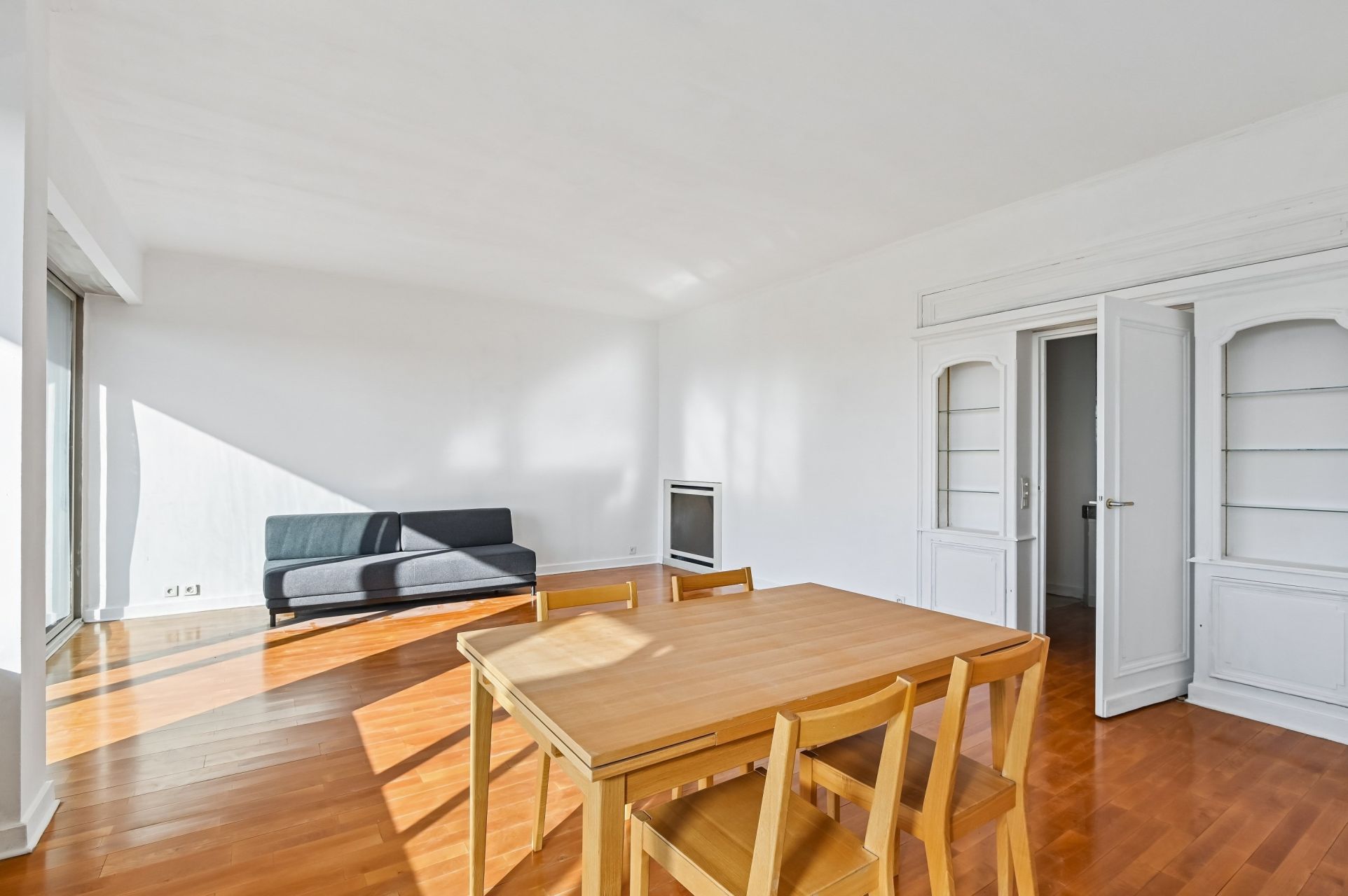 luxury apartment 4 Rooms for sale on PARIS (75116)