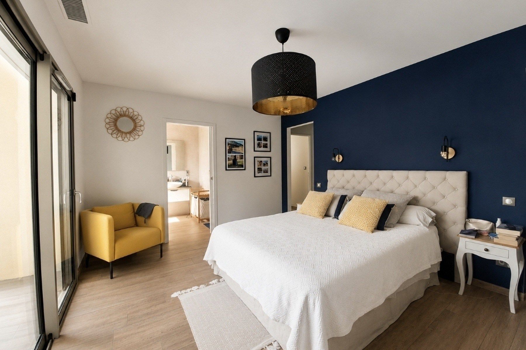 luxury house 5 Rooms for sale on NARBONNE (11100)