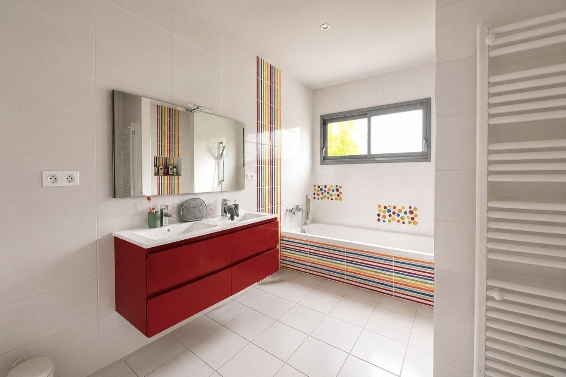 luxury house 5 Rooms for sale on NARBONNE (11100)